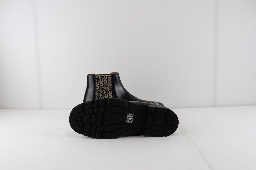 Dior o1rshd1 Expl Explorer Chelsea Boot Calf in Black/Beige Size US 12 / EU 45 - 14 Thumbnail
