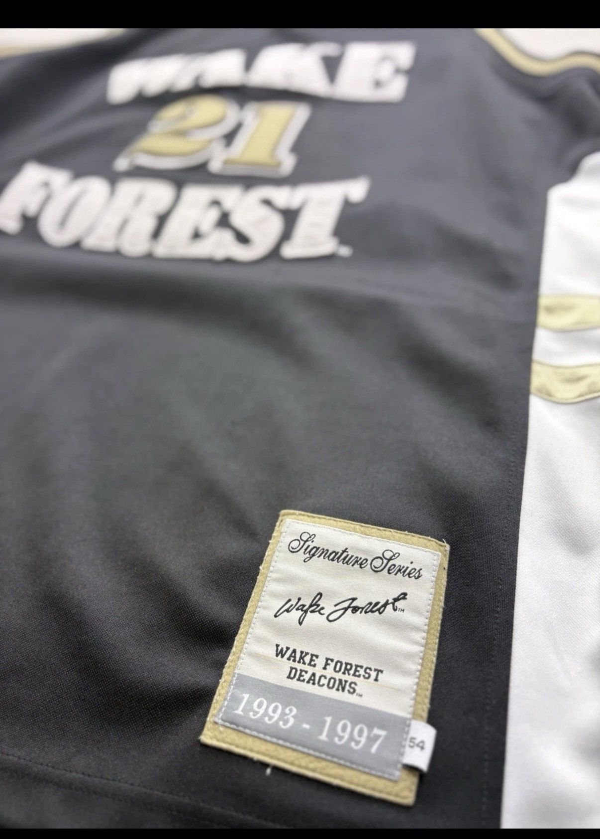 Other Vintage Tim Duncan #21 Wake Forest Jersey Spurs Legend Size US L / EU 52-54 / 3 - 5 Thumbnail