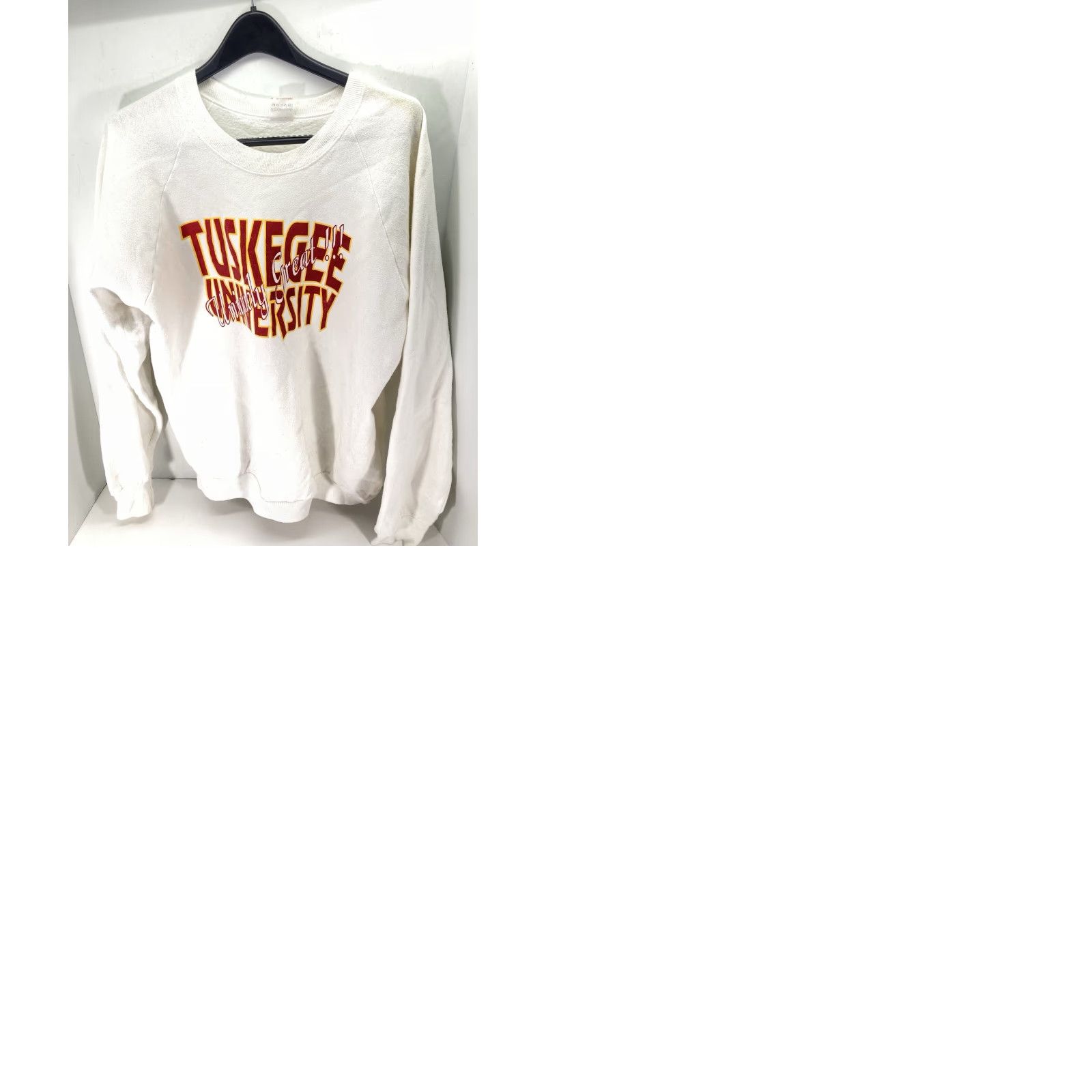 Fruit Of The Loom VINTAGE Tuskegee University Sweatshirt Men XL White Long Sleeve Pullover Crew Neck Graphic Print University Theme Mens Size US XL / EU 56 / 4 - 9 Thumbnail