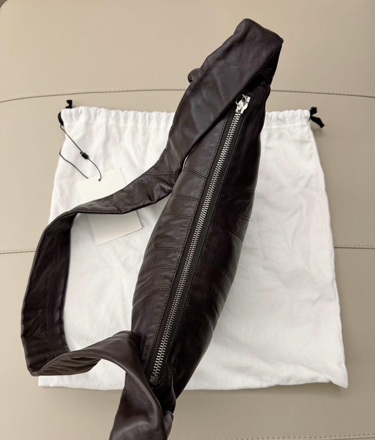 Lemaire Lemaire small deep chocolate lambskin croissant bag Size ONE SIZE - 4 Thumbnail