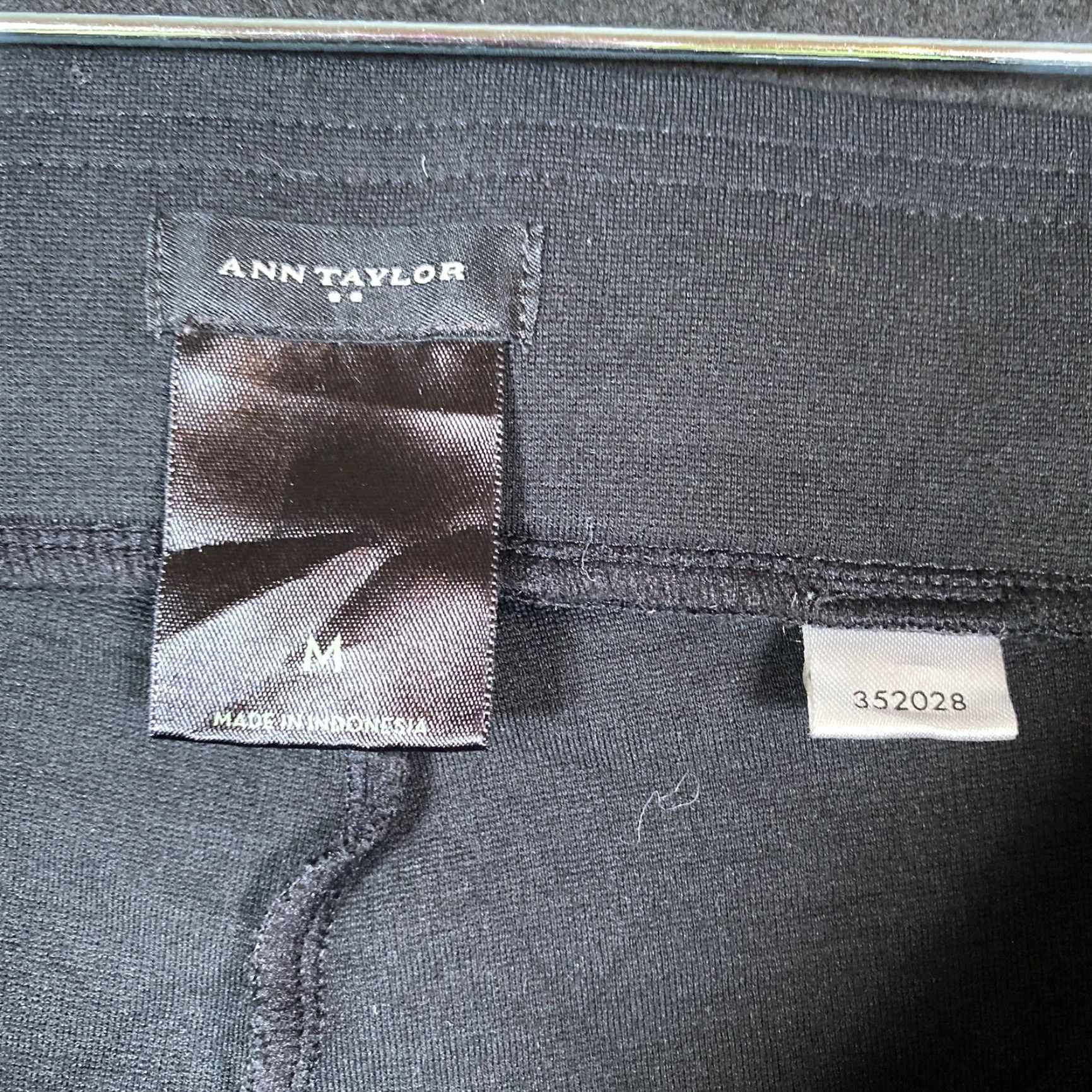 Ann Taylor Ann Taylor Womens Pants Black Pull On Elastic Waist Leggings Ankle Stretch M Size 24" / US 00 / IT 34 - 4 Thumbnail
