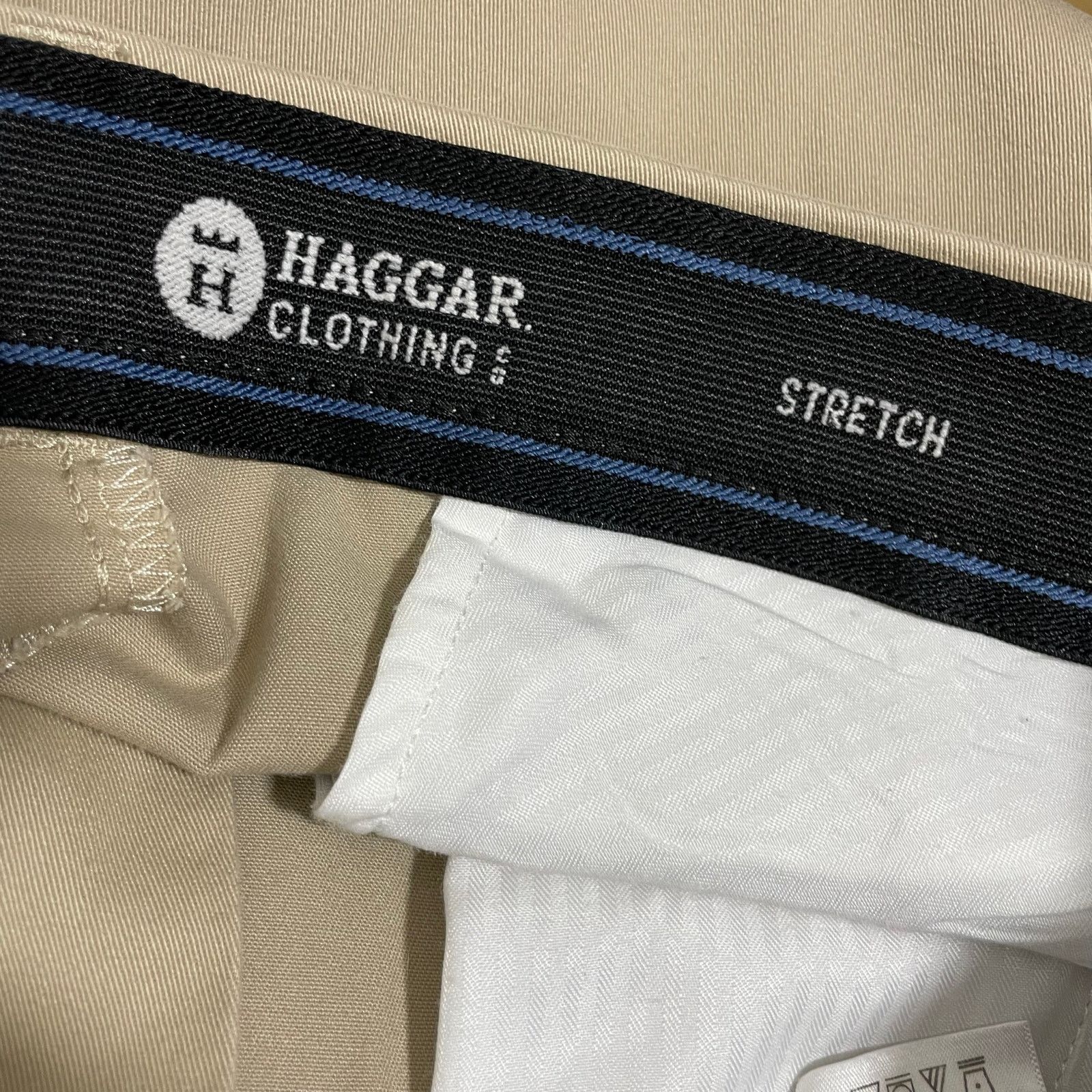 Haggar Haggar Men's Khaki Expandomatic Stretch Chino Pants - 34x30 Size US 34 / EU 50 - 3 Thumbnail