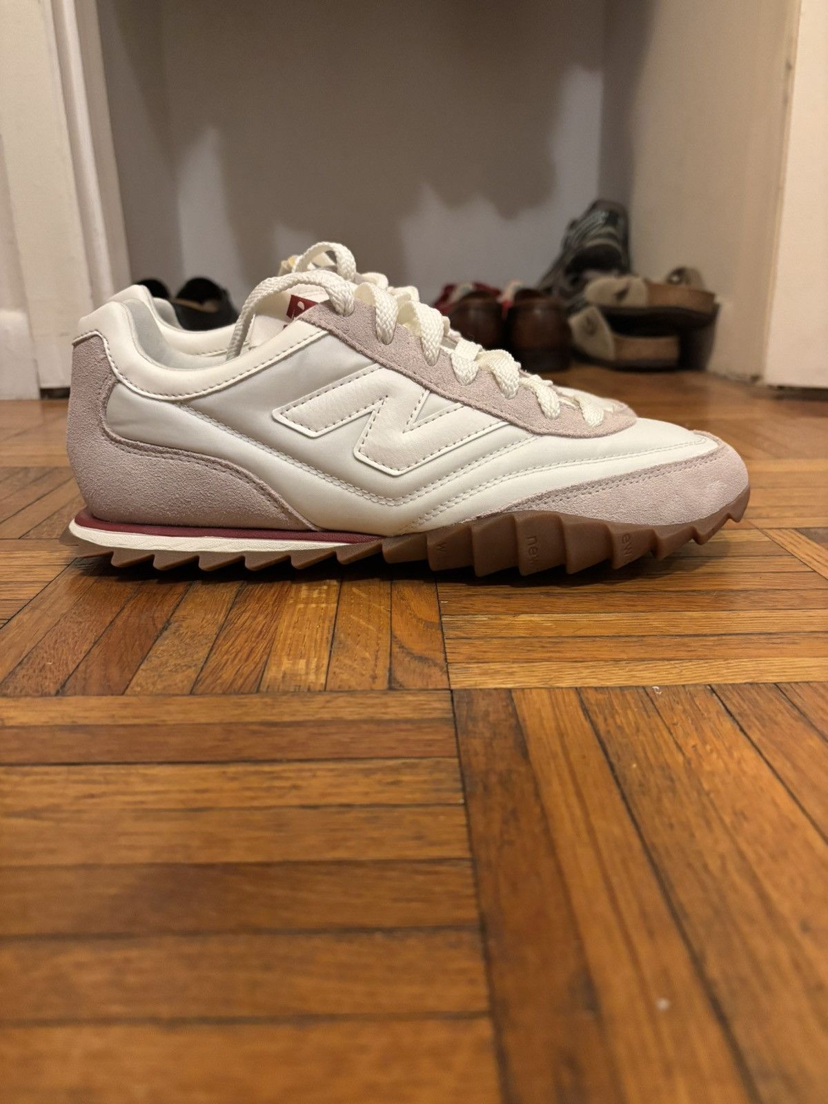 New Balance New Balance RC30 Moonbeam Gum Size US 9.5 / EU 42-43 - 1 Thumbnail