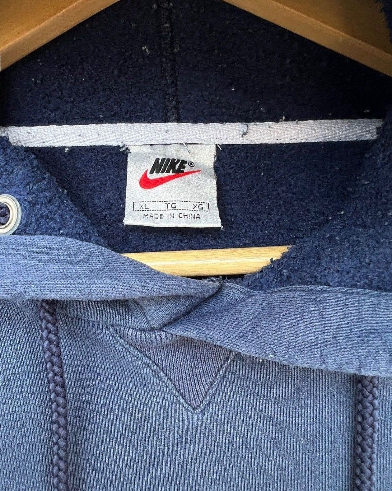 Nike Vintage Nike Embroidered Spellout Sunfaded Baggy Boxy Hoodie Size US XL / EU 56 / 4 - 9 Thumbnail