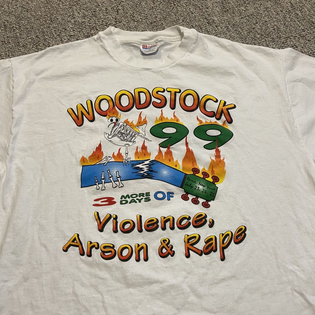 Band Tees 1999 Woodstock 99 Parody Shirt Size US XL / EU 56 / 4 - 1 Thumbnail