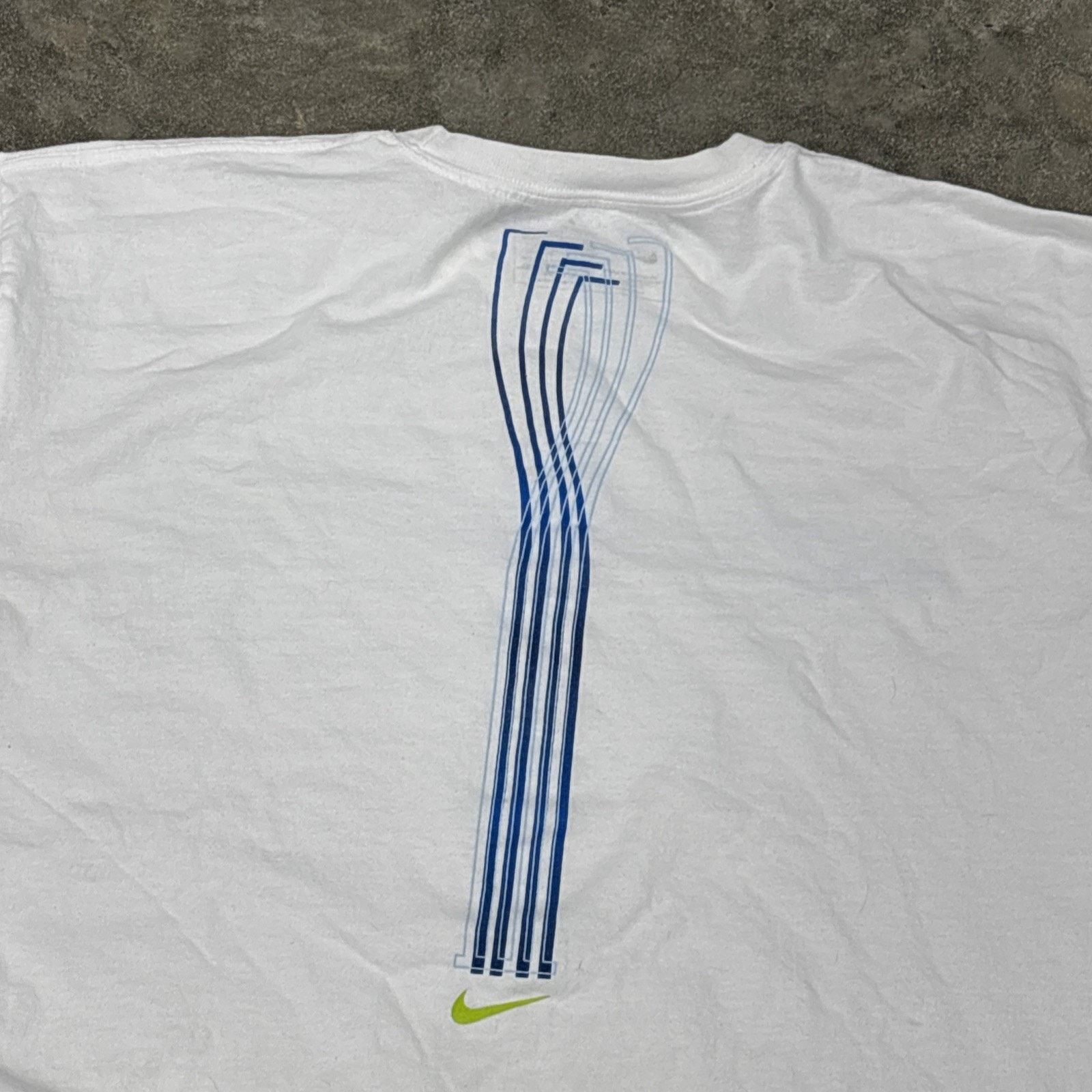 Nike Vintage Y2K Nike Swim Tshirt White Sz Large Unisex Size US L / EU 52-54 / 3 - 5 Thumbnail
