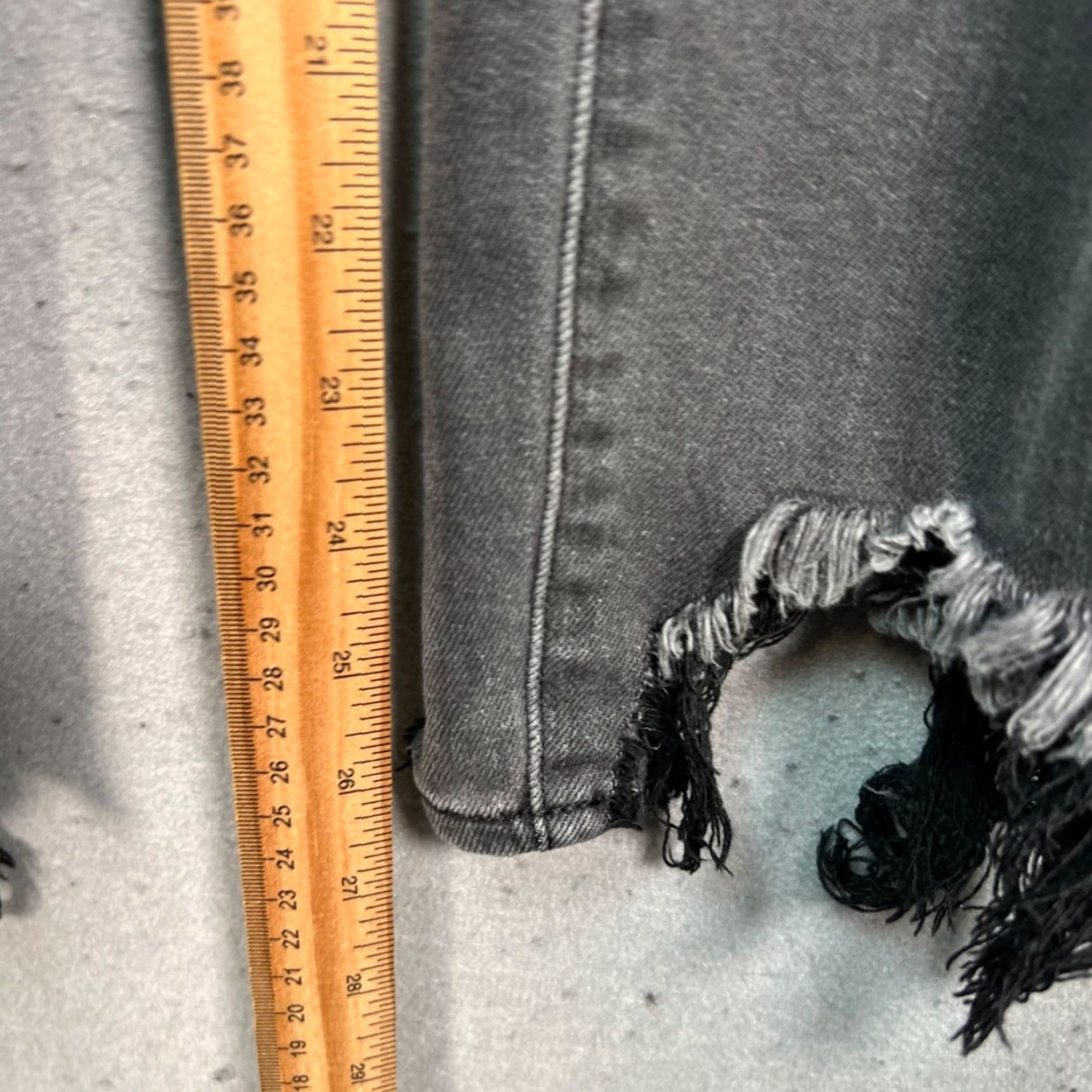 L'AGENCE L'AGENCE Womens 25 Gray Distressed High-Waisted Skinny Jeans Frayed Hem Denim 5-Pocket Size 42" / US 20 - 6 Thumbnail