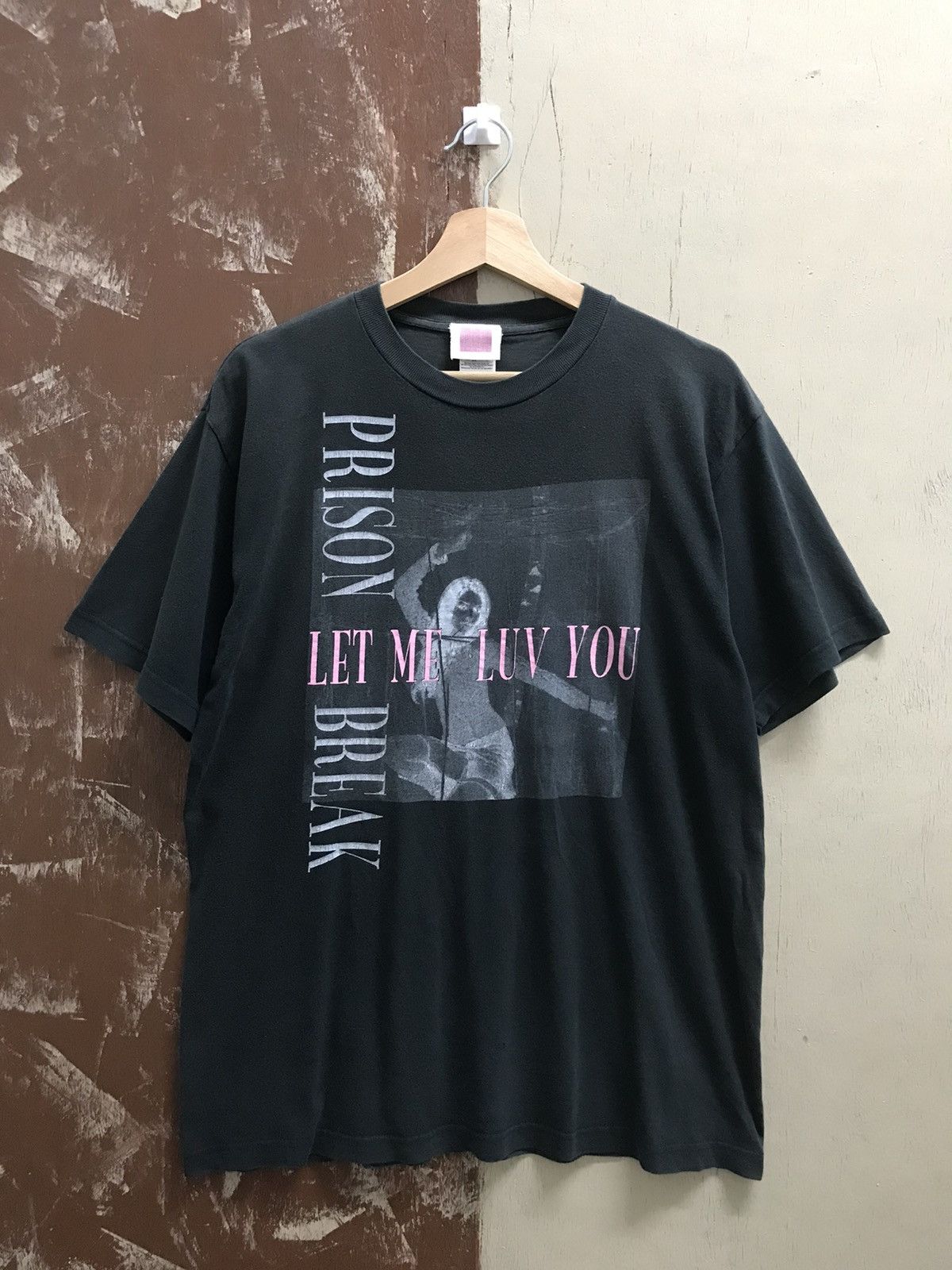 Vintage Prison Break Let Me Luv You Plain Faded Tee - Short