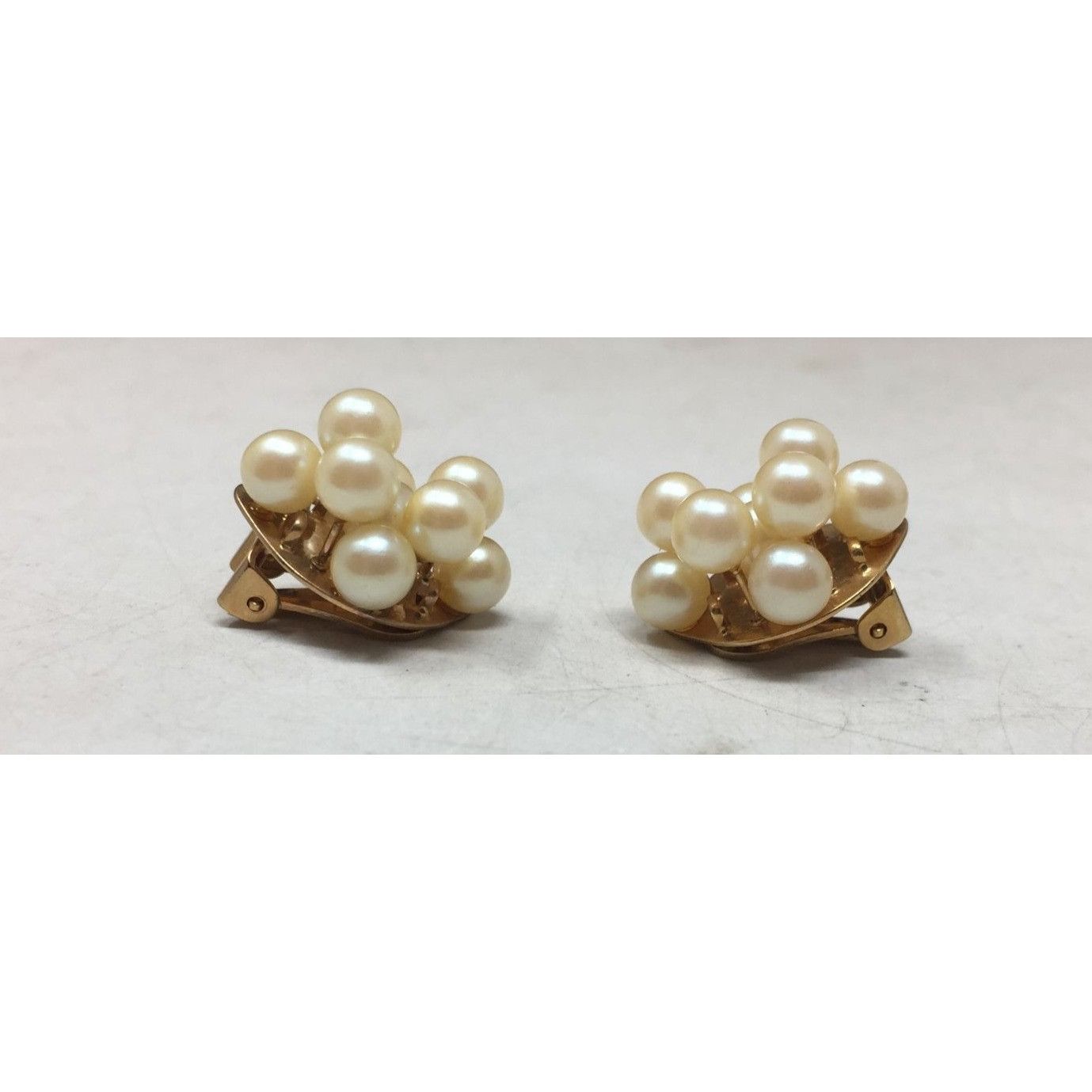 Other Women's Gold Tone Cluster Clip on Earrings with Faux Pearls Size ONE SIZE - 3 Thumbnail