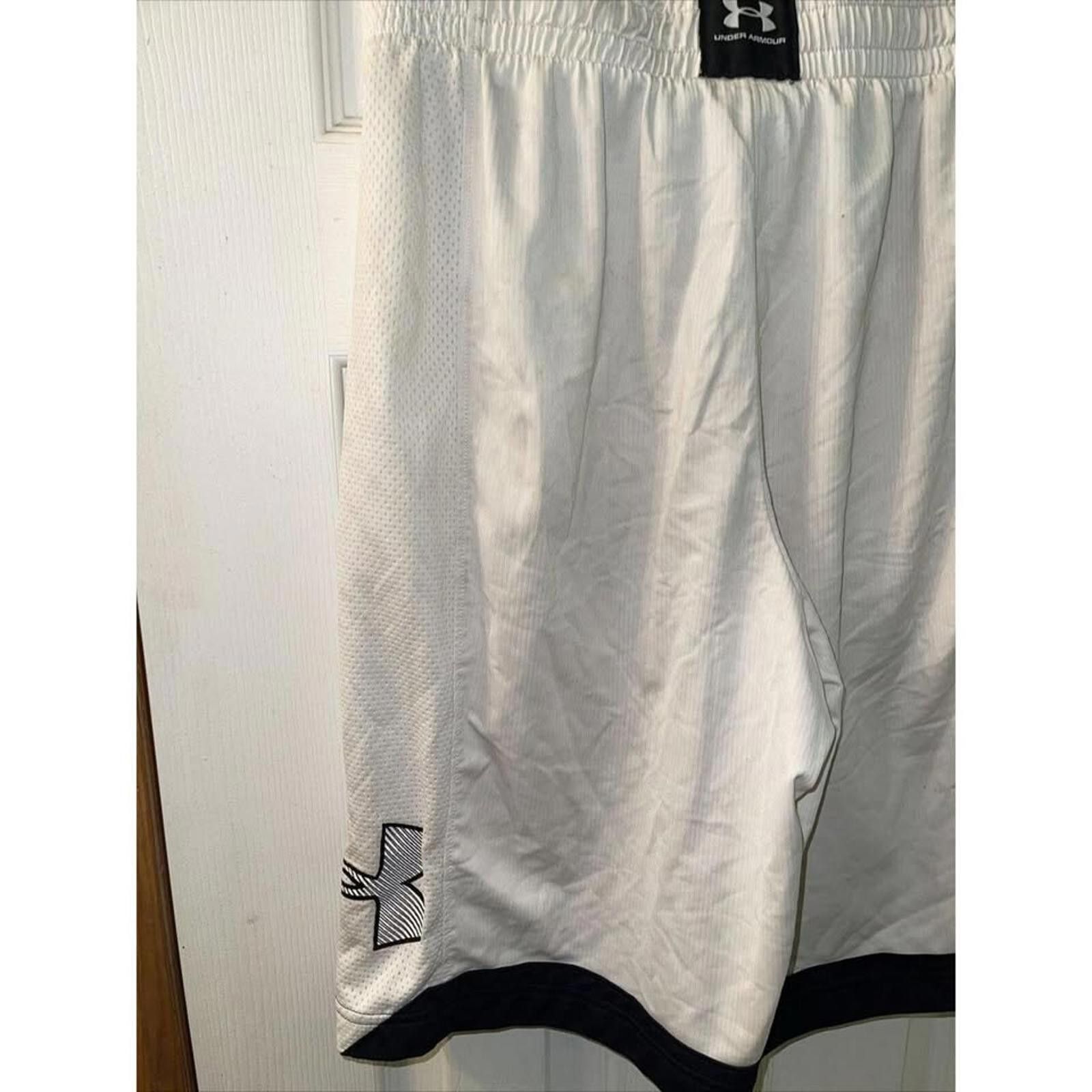 Other Under Armour Performance Athletic Shorts Size US 32 / EU 48 - 6 Thumbnail