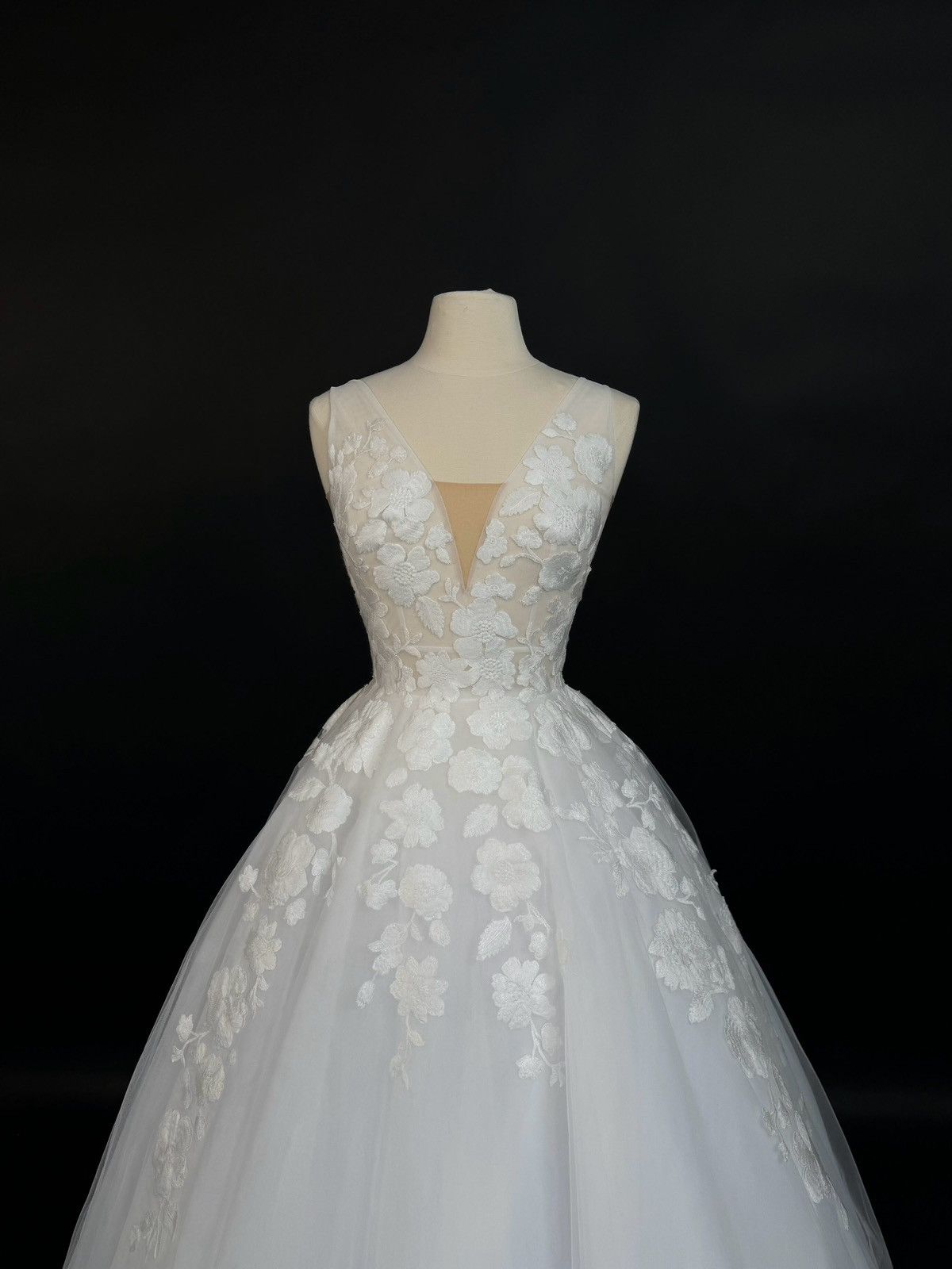 Other Brand New US 6 Anna Augusta Embroidered Lace Evening Gown Size M / US 6-8 / IT 42-44 - 3 Thumbnail