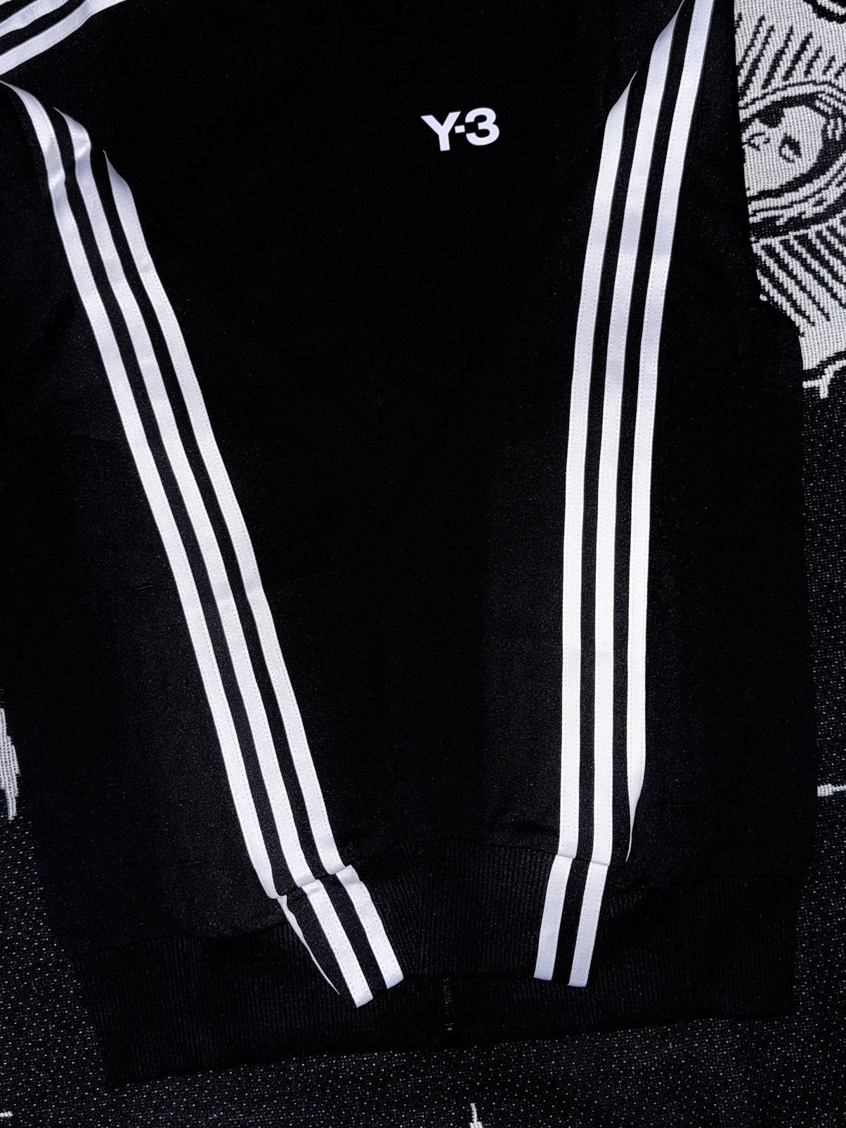 Palace Palace x Y-3 White Rose Track Top Black XS (HN9885) Size US XS / EU 42 / 0 - 4 Thumbnail