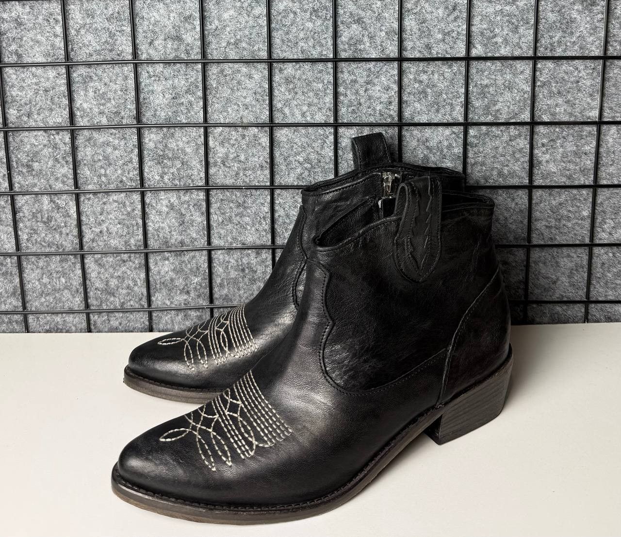 Leather Ovye Leather Western Boots womans Size US 8 / IT 38 - 1 Thumbnail