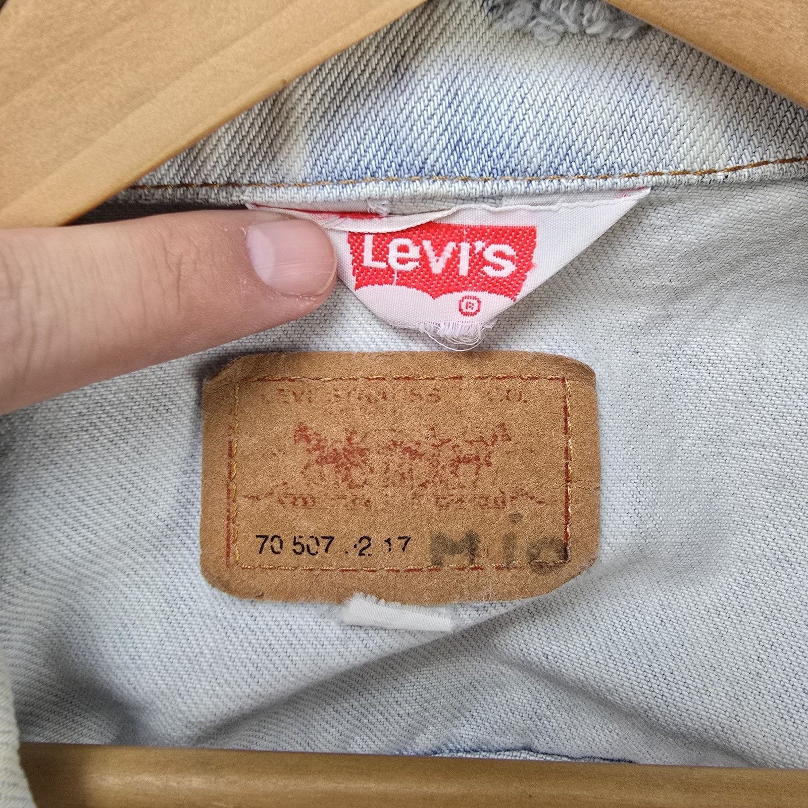 Levi's Vintage Levis Denim Trucker Jacket Large 70506-0217 Thrashed Size US L / EU 52-54 / 3 - 11 Thumbnail