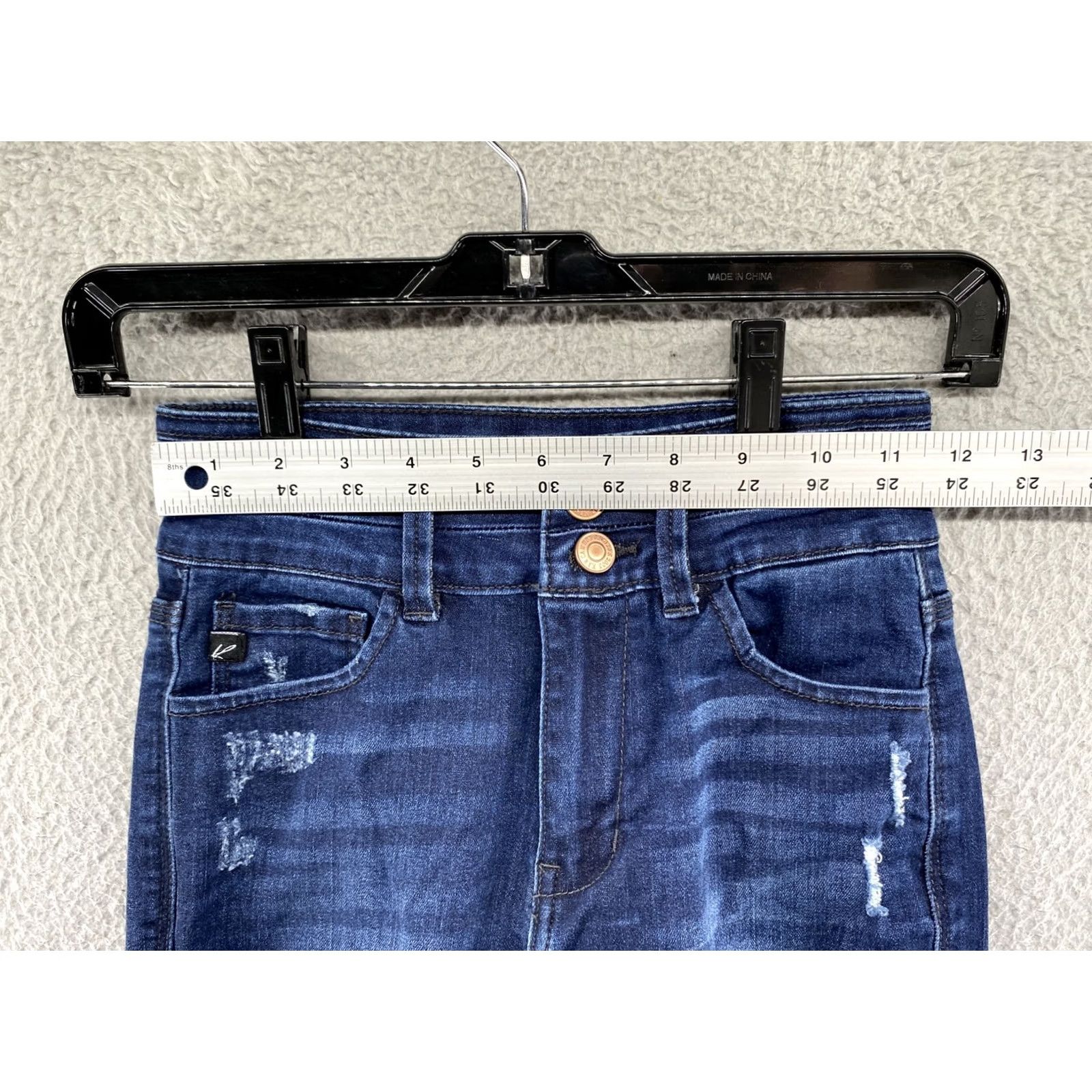 Vintage KAN CAN Signature Distressed Dark Wash Women's Jeans Size 0/23 Slim 5-Pocket Denim Mid Rise Distressed Button Zipper Stretch Jeans Size 25" / US 0 / IT 36 - 6 Thumbnail
