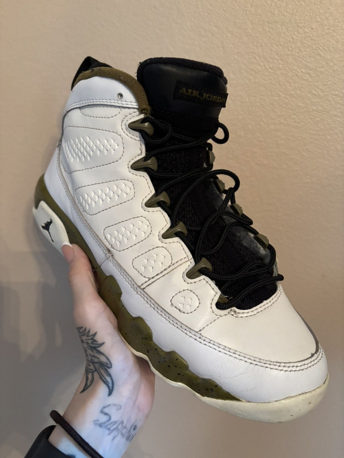 Jordan Brand Air Jordan 9 Retro BG 'Statue' Size US 6 / EU 39 - 2 Thumbnail