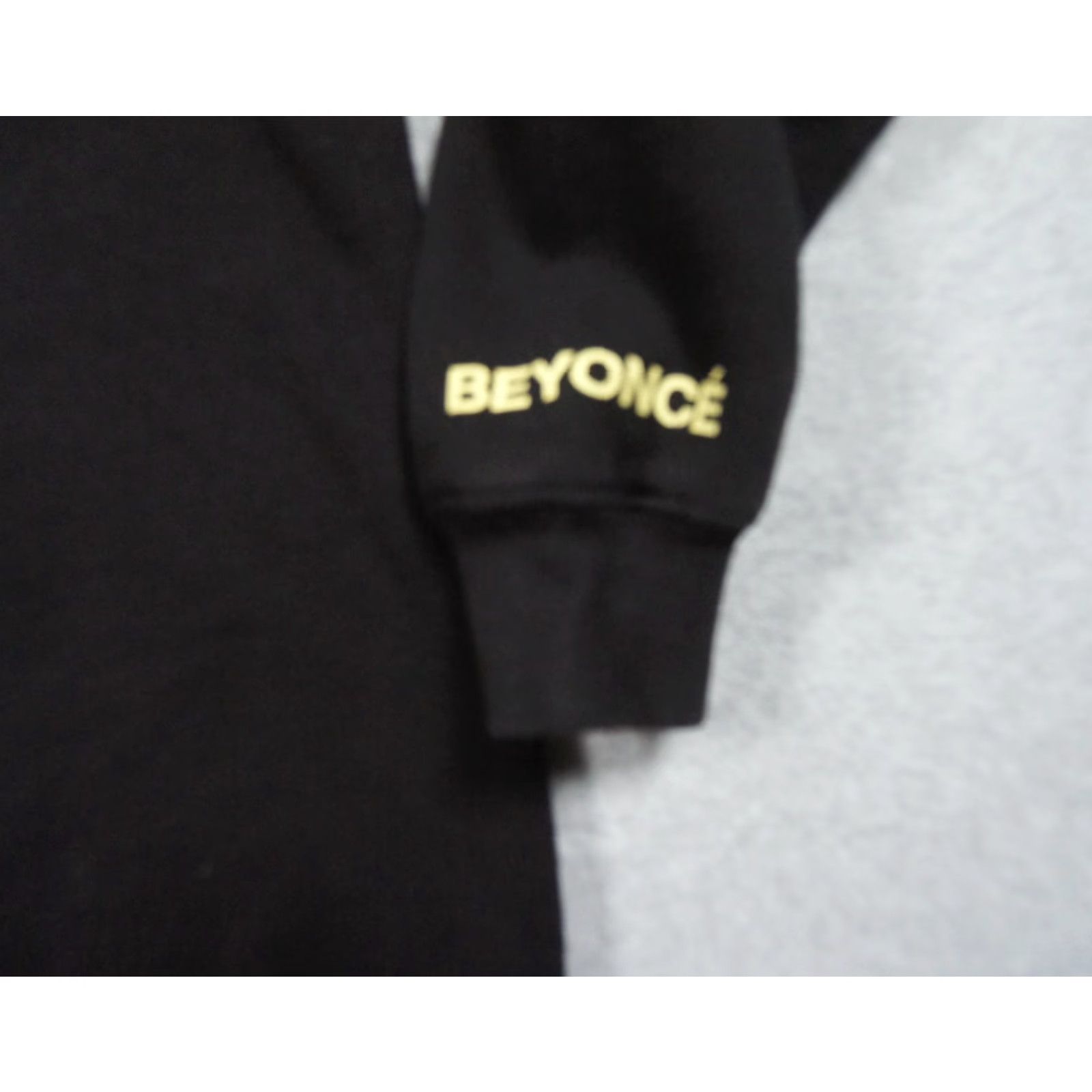 Vintage Beyonce Sweatshirt Mens Small Black Cotton Fleece Logo Lemonade Hip Hop Music Mens Size US S / EU 44-46 / 1 - 4 Thumbnail