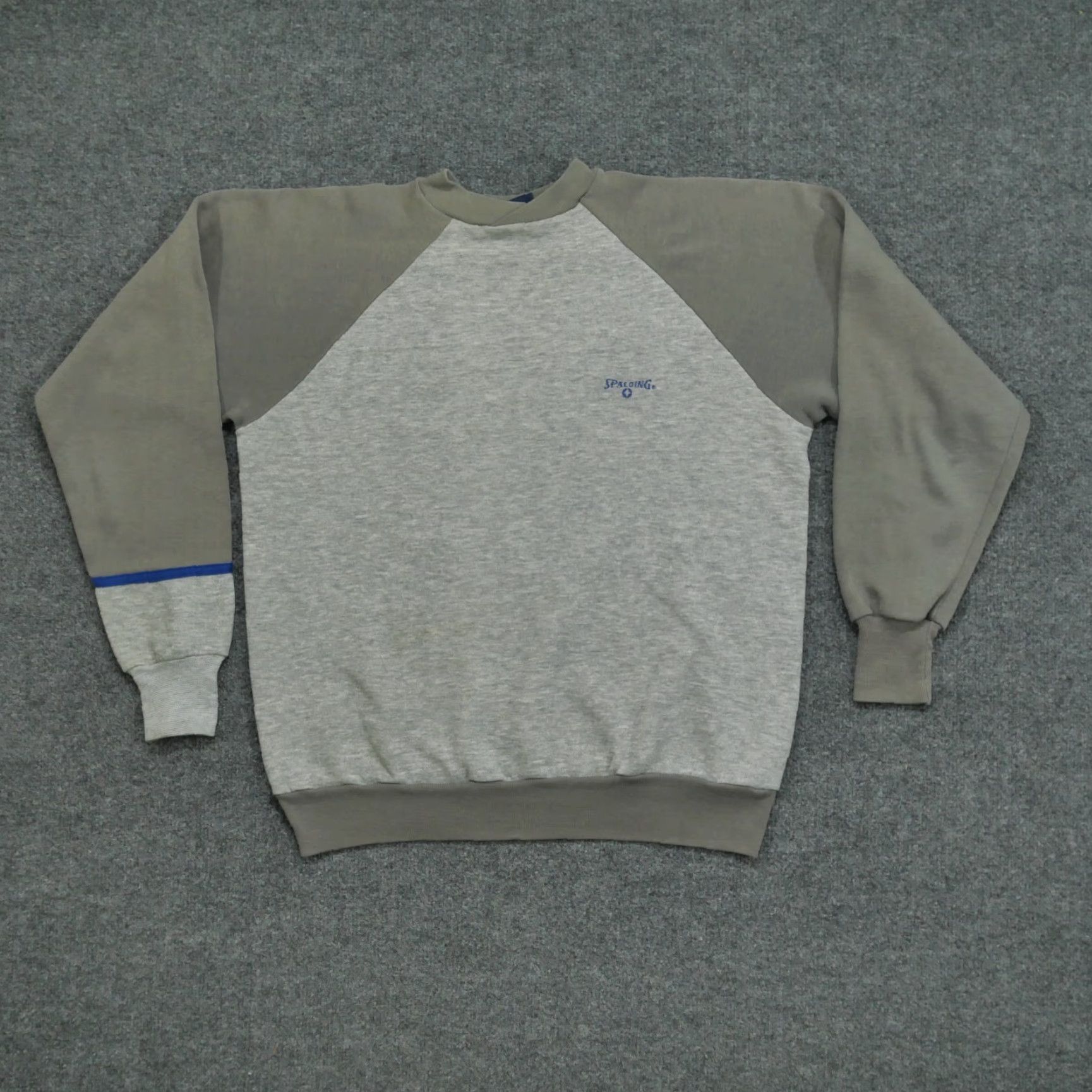Spalding VINTAGE Spalding Sweatshirt | Sweatshirt | Adult Large | Gray | 90s | Logo | Cotton Blend | Pullover | Crew Neck | Long Sleeve | Regular Fit | Men Size US L / EU 52-54 / 3 - 2 Thumbnail