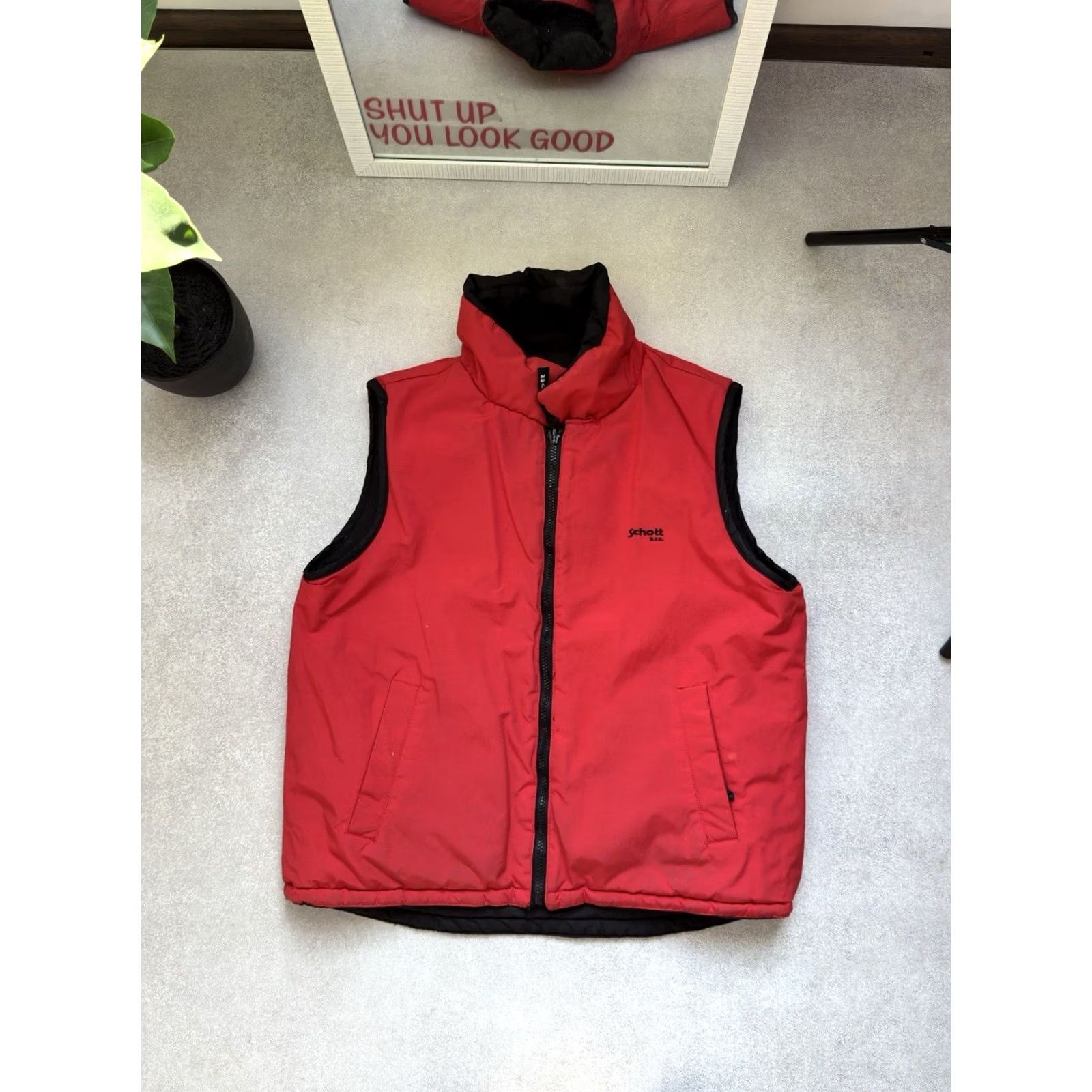 Schott VINTAGE Schott NYC Reversible Nylon Vest Gilet Black-Red Men’s Size S Vest Mens USA 90s Streetwear Y2k Pocket Zipper Quilted Logo Black Size US S / EU 44-46 / 1 - 4 Thumbnail