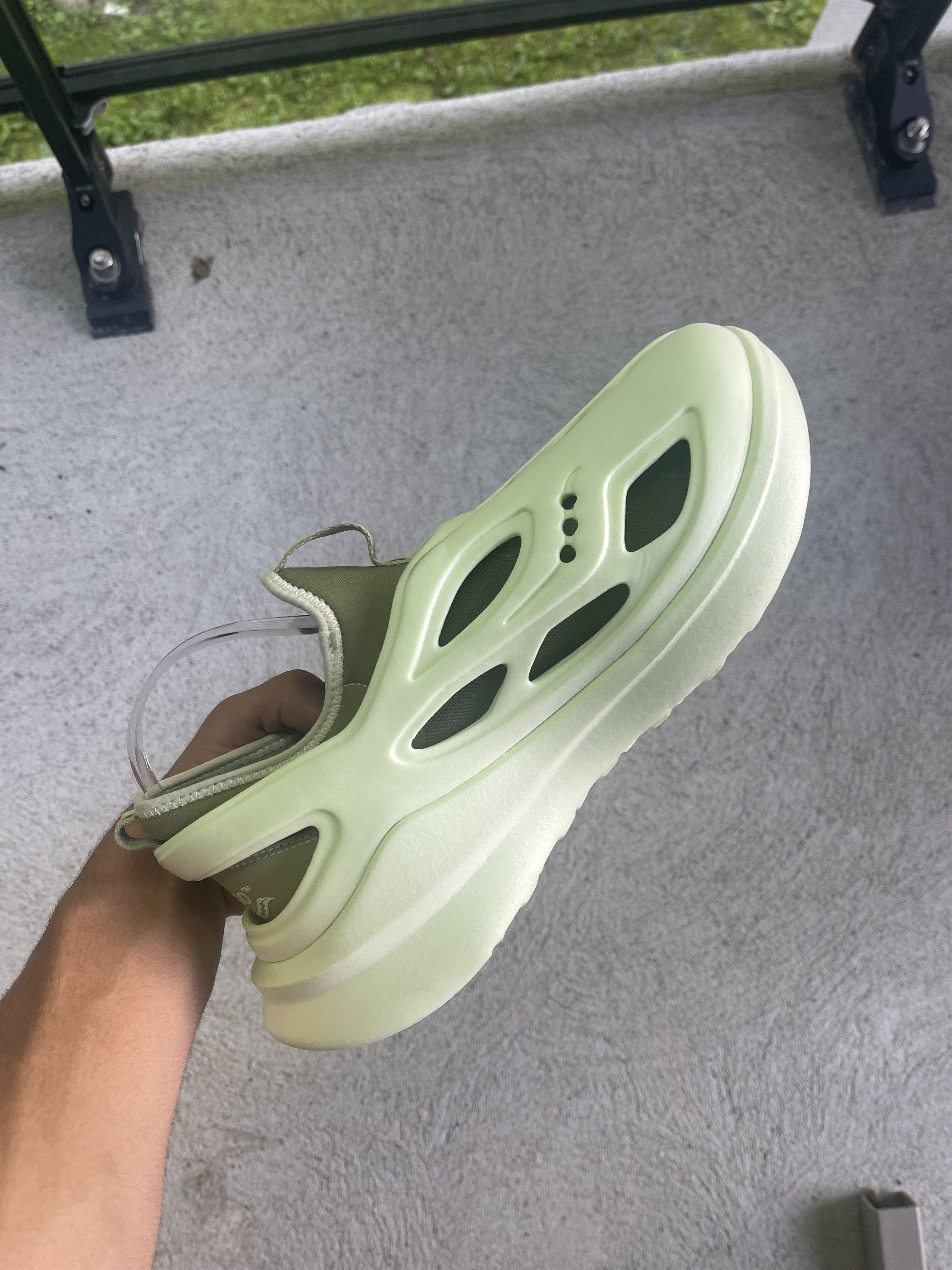 TOMBOGO Saucony Tombogo F&F The Butterfly Glow in the Dark Size US 9 / EU 42 - 6 Thumbnail