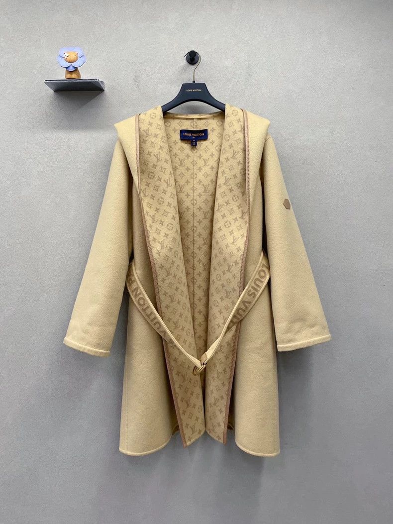Louis Vuitton LOUIS VUITTON Hooded Coat in Khaki Color- DMC Size US L / EU 52-54 / 3 - 1 Thumbnail
