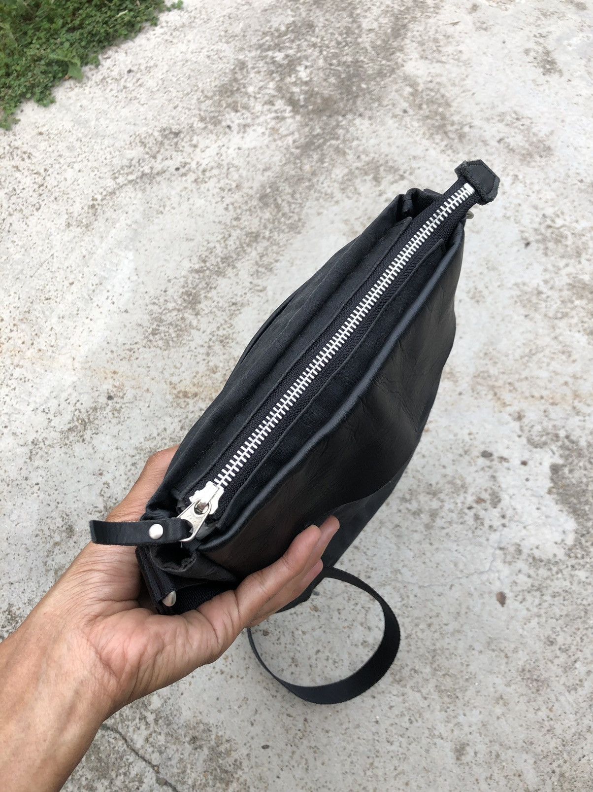 Japanese Brand HARD CANVAS SLINGBAG BY KOI Size ONE SIZE - 2 Thumbnail