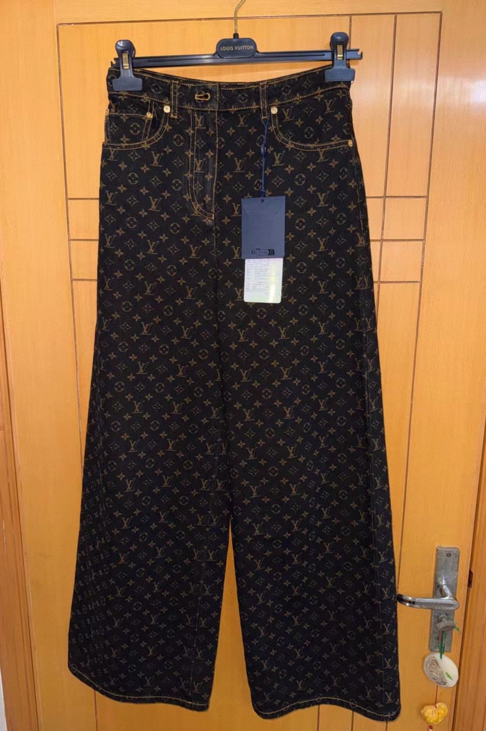 Louis Vuitton Louis Vuitton Monogram Denim Jeans 34 . Size 34" / US 12 / IT 48 - 1 Thumbnail