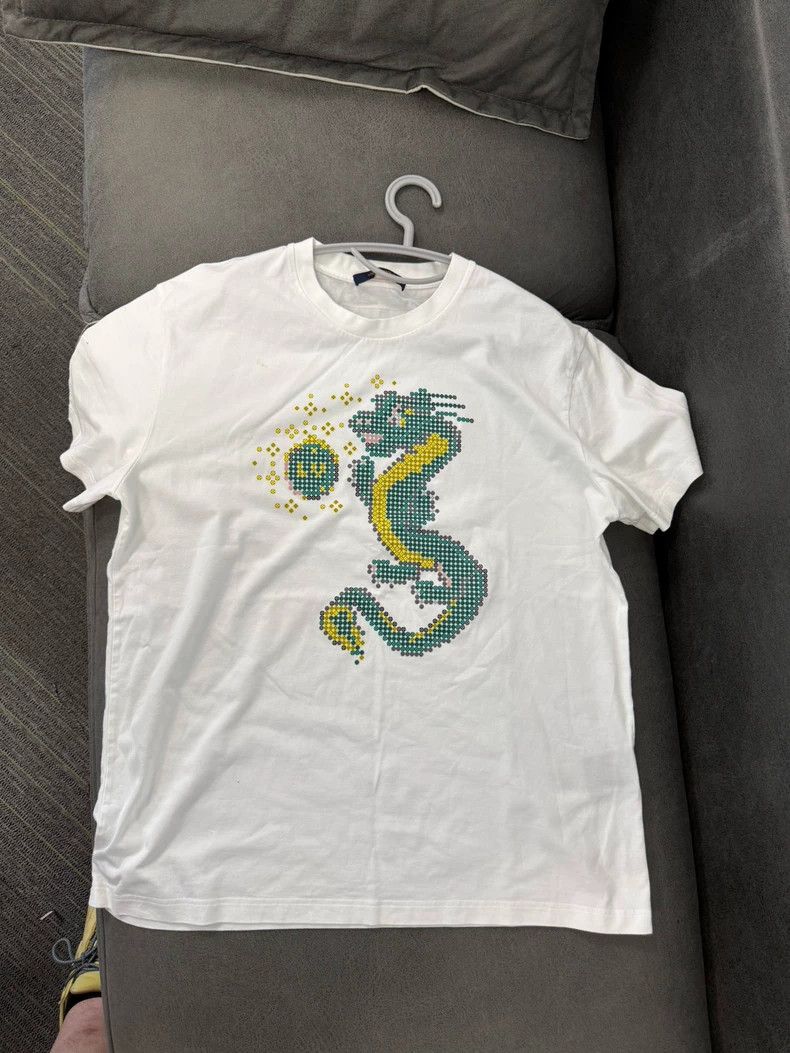Louis Vuitton Louis Vuitton SS24 Dragon Limited Tee XL - dmc Size US XL / EU 56 / 4 - 1 Thumbnail