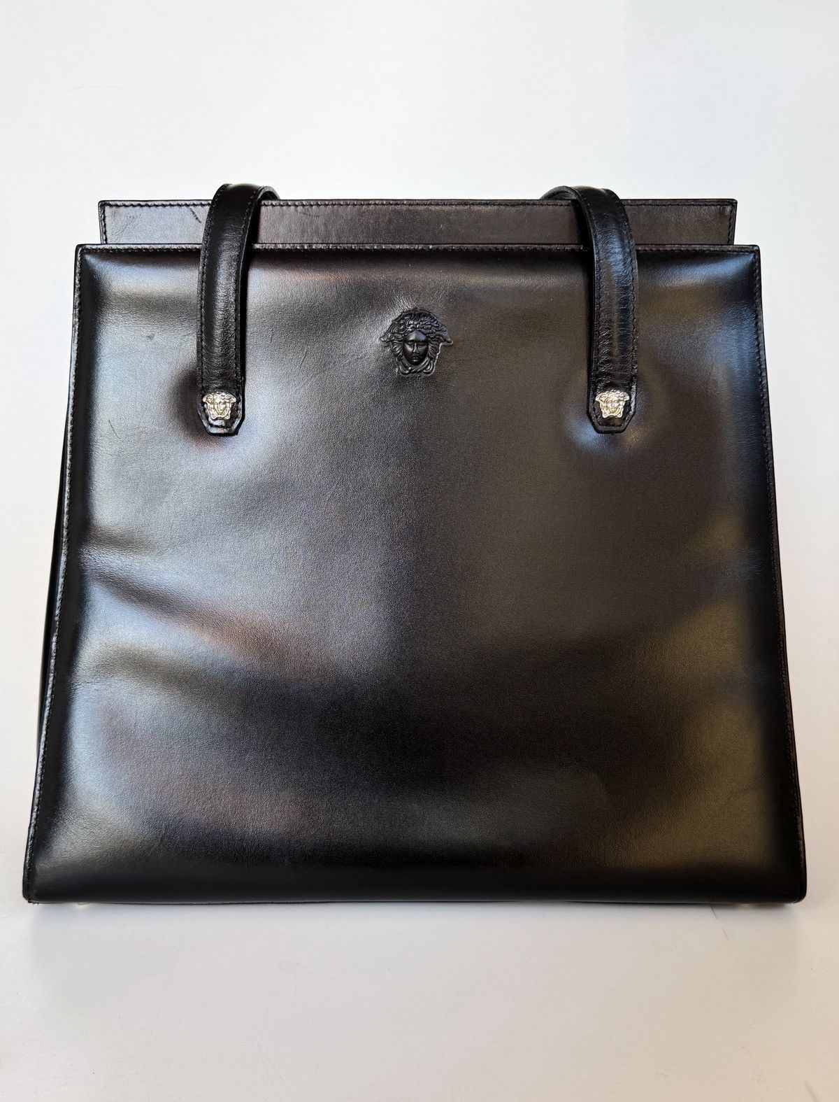 Versace Gianni Versace black leather bag Versace Medusa head Size ONE SIZE - 8 Thumbnail