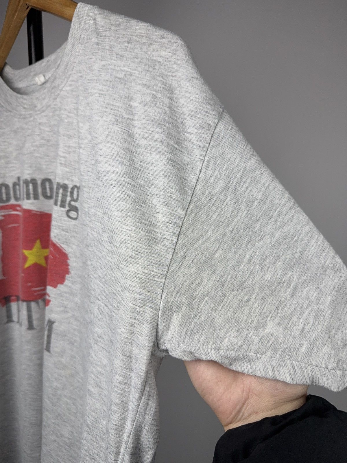Vintage 90s Retro Good Morning Vietnam Flag Graphic Vintage T-Shirt Size US L / EU 52-54 / 3 - 12 Thumbnail