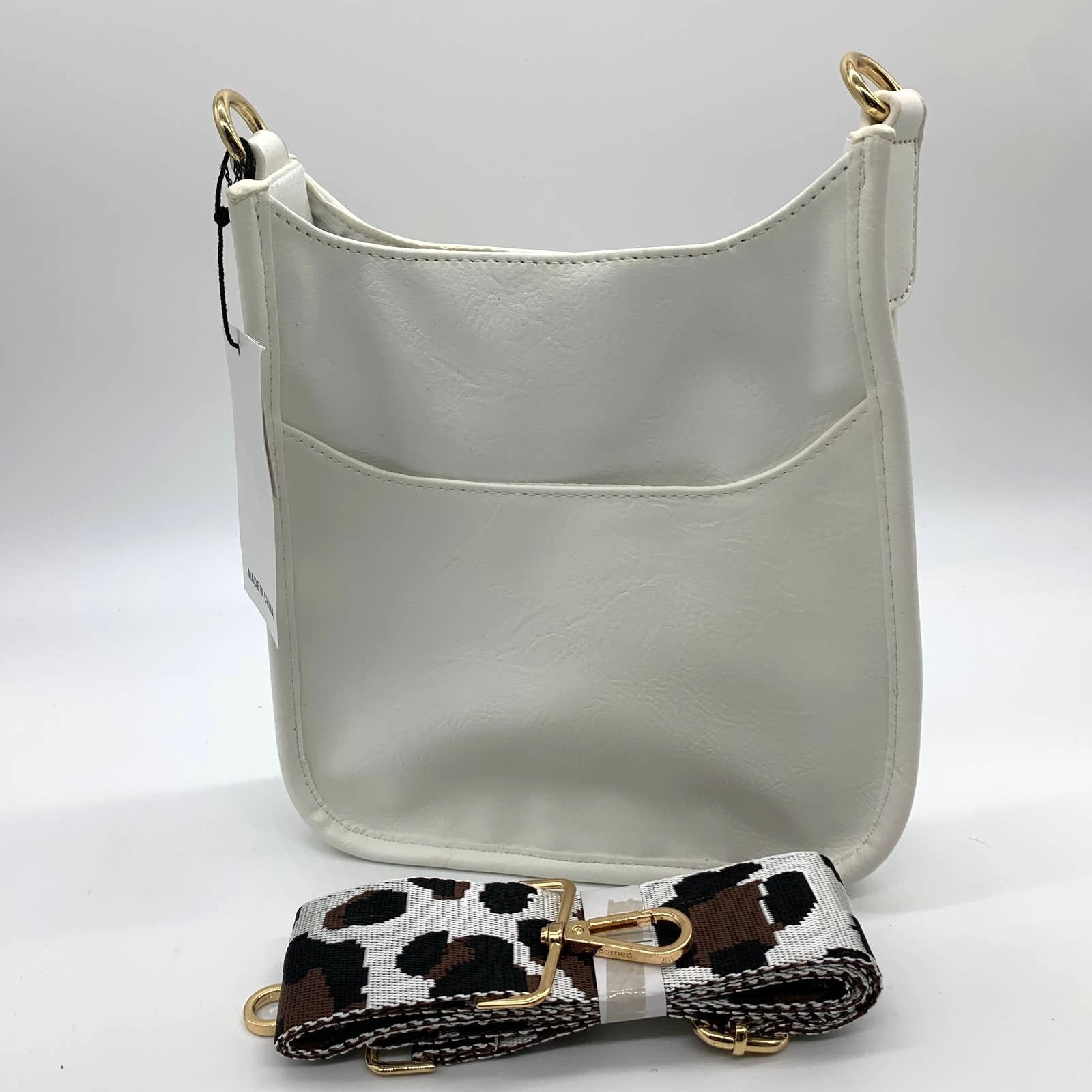 Other AHDORNED Medium White Faux Leather Crossbody Purse Size ONE SIZE - 1 Thumbnail