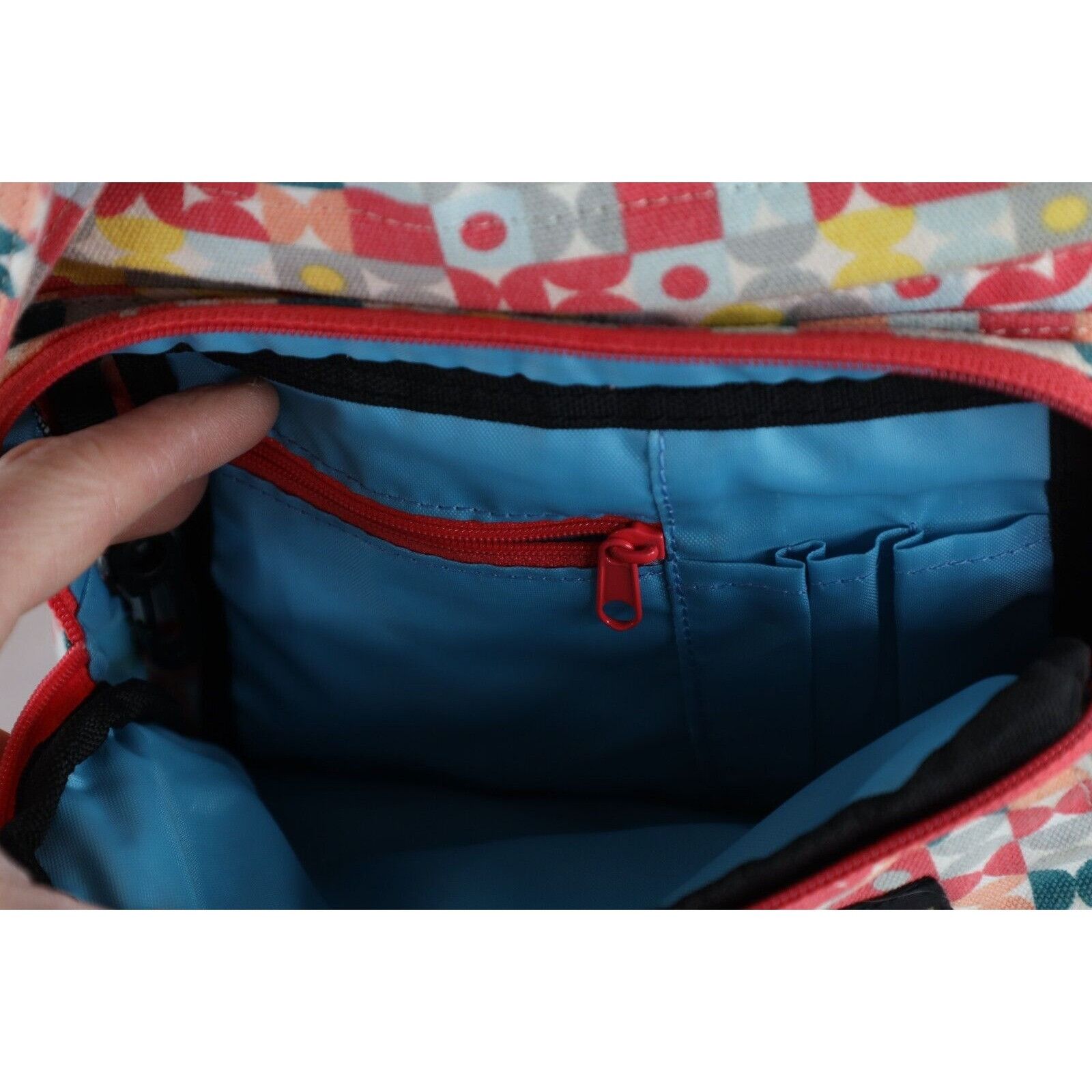 KAVU × Vintage Vintage Kavu Distressed Canvas Rainbow Crossbody Bag Size ONE SIZE - 9 Thumbnail