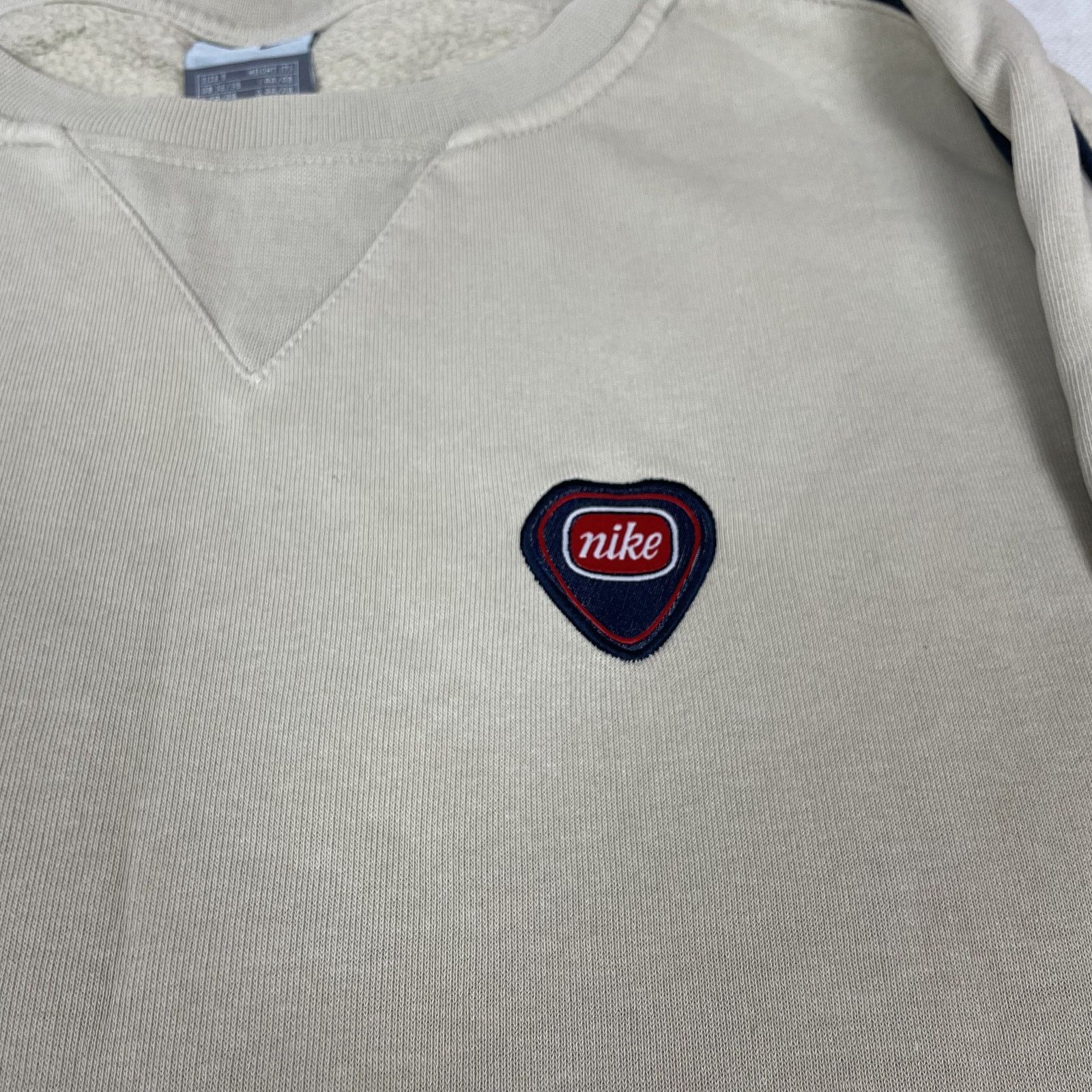 Nike × Vintage Nike Men Beige Crew Neck Long Sleeve Fleece Sweatshirt Small Size US S / EU 44-46 / 1 - 3 Thumbnail