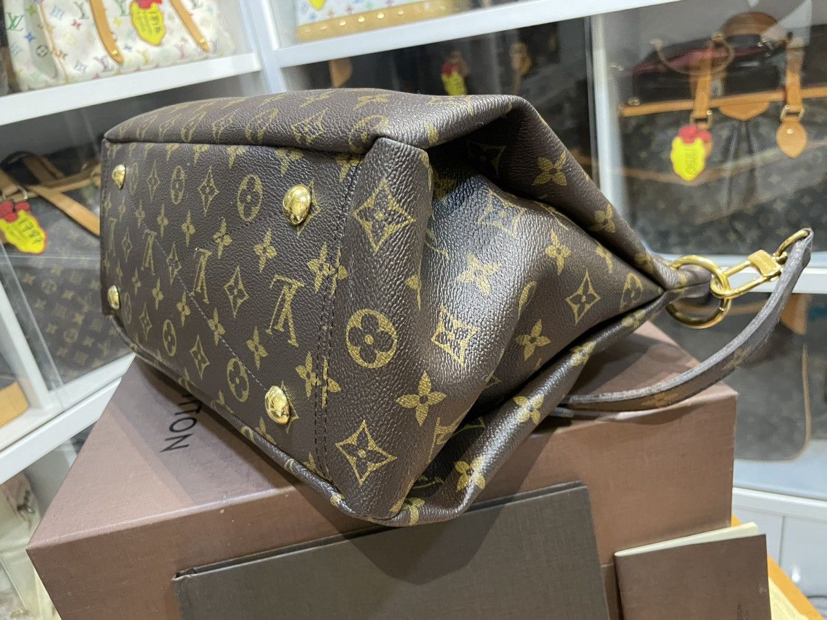 Louis Vuitton AUTHENTIC LOUIS VUITTON MONOGRAM PALLAS MM HANDBAG Size ONE SIZE - 11 Thumbnail