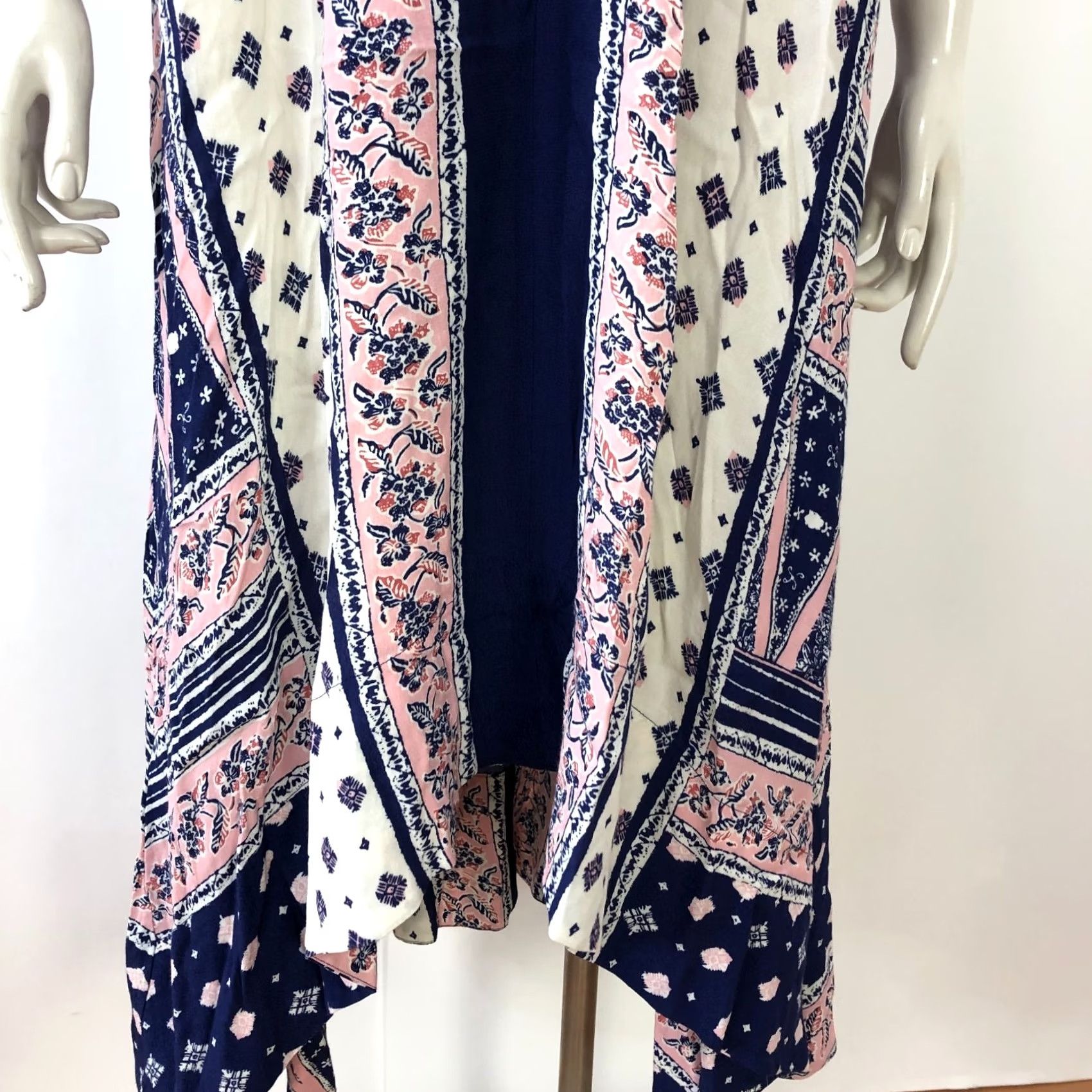 Vintage Maeve Anthropologie Small A-Line Viscose Midi Dress All Over Print Blue Sleeveless Pullover V-Neck - Regular Women's Size S Dress Size S / US 4 / IT 40 - 2 Thumbnail
