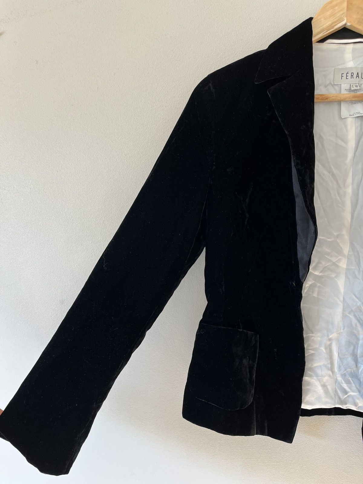 Designer × Louis Feraud Louis Feraud Velvet Blazer Size M / US 6-8 / IT 42-44 - 2 Thumbnail