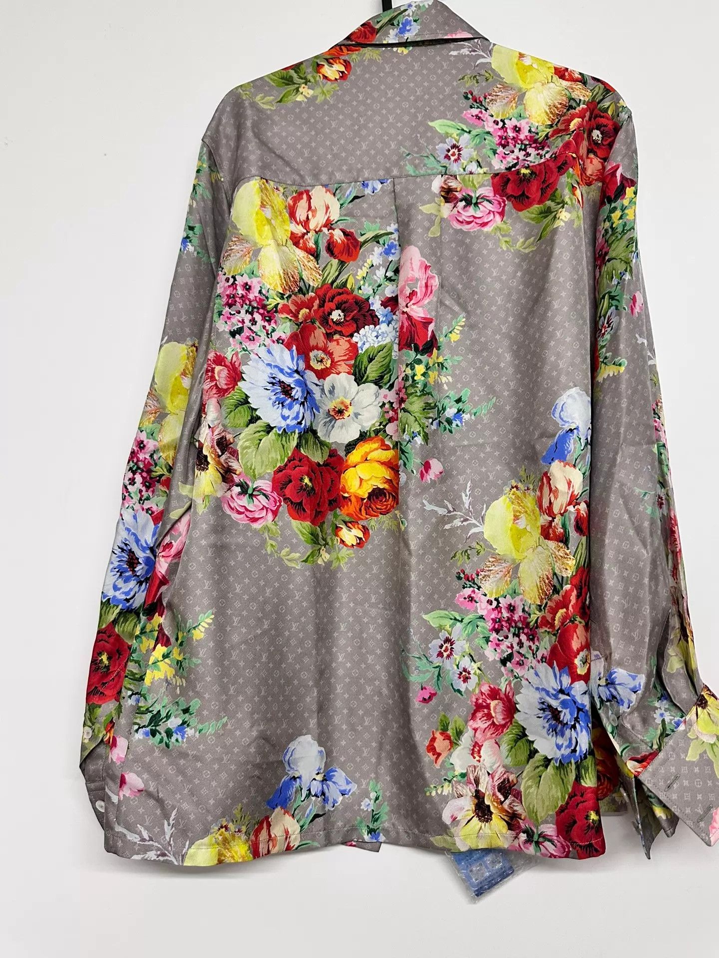 Louis Vuitton Louis Vuitton all-over print shirt size 36 Size XS / US 0-2 / IT 36-38 - 2 Thumbnail