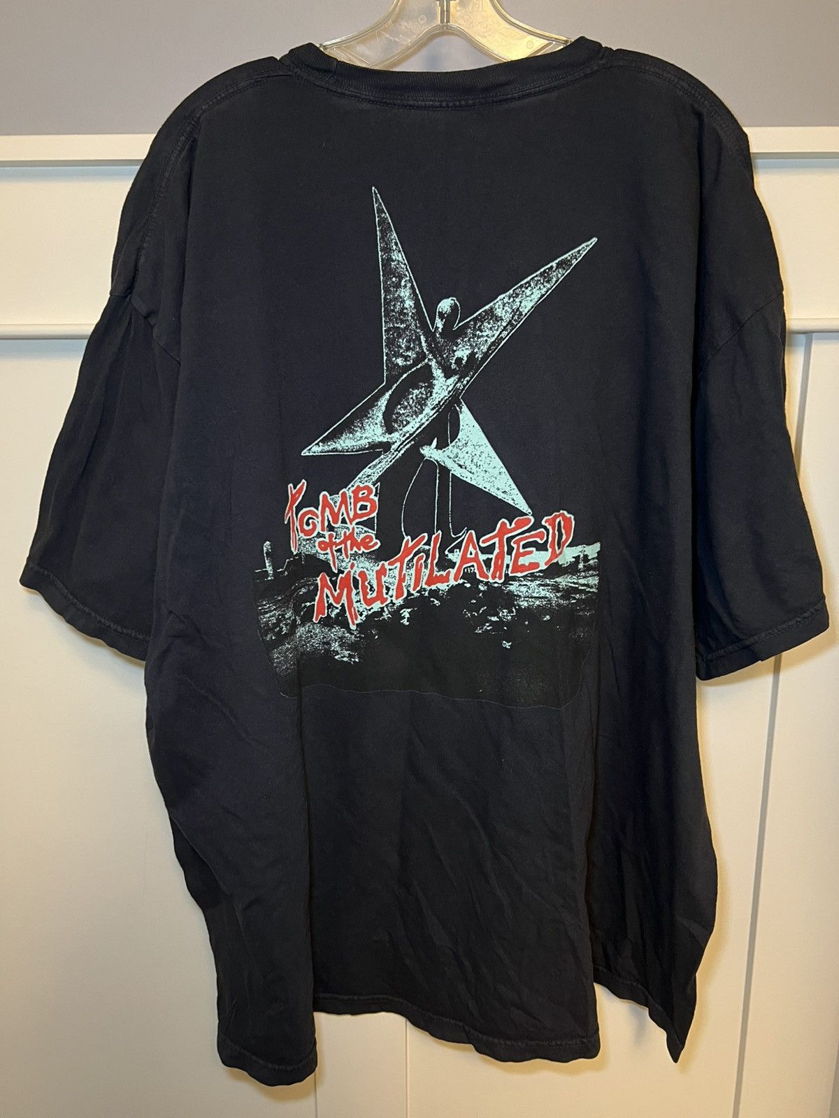 Band Tees Vintage Cannibal Corpse Tomb Of The Mutilated Band T-Shirt Size US XXL / EU 58 / 5 - 2 Thumbnail