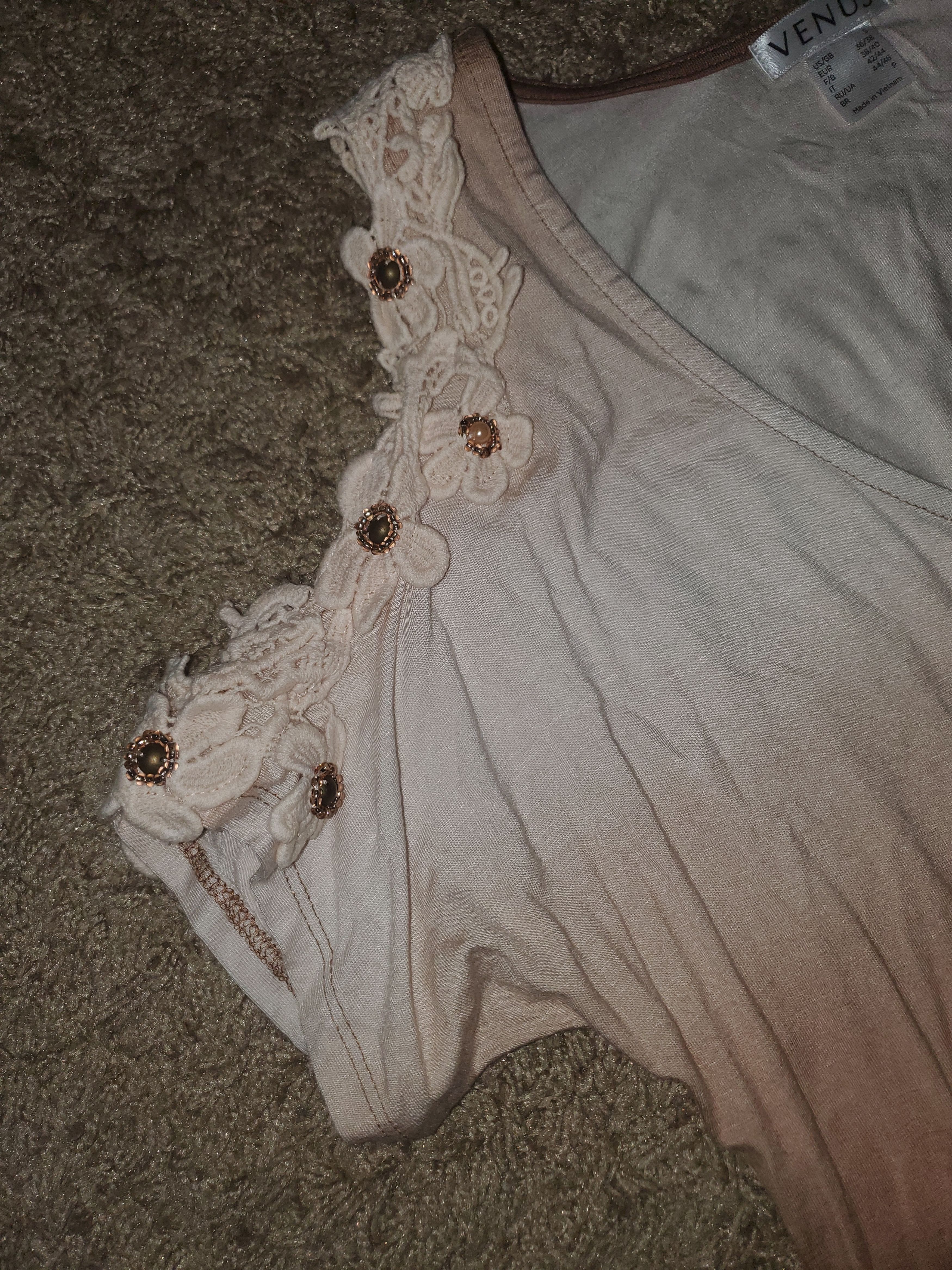 Venus Cold shoulder V-neck Ombre Embellished Flower Blouse Size S / US 4 / IT 40 - 5 Thumbnail