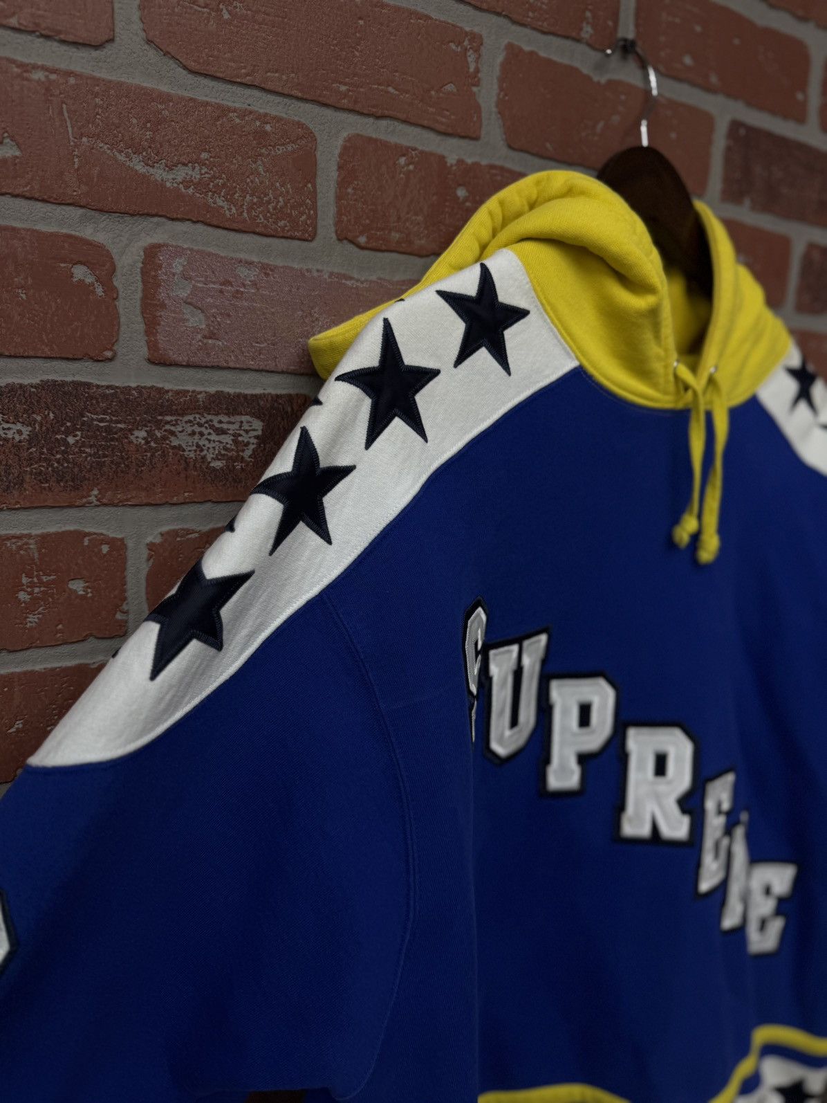 Supreme Supreme Hockey Hoodie Blue Yellow Size XL 🧼 Size US XL / EU 56 / 4 - 5 Thumbnail