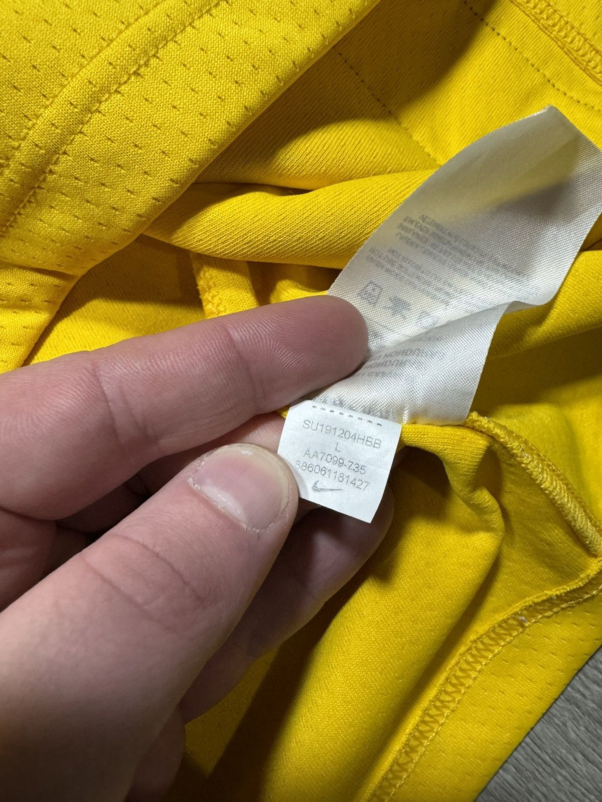 NBA × Nike Los Angeles Lakers Nike Yellow Basketball Jersey Kyle Kuzma Size US L / EU 52-54 / 3 - 7 Thumbnail