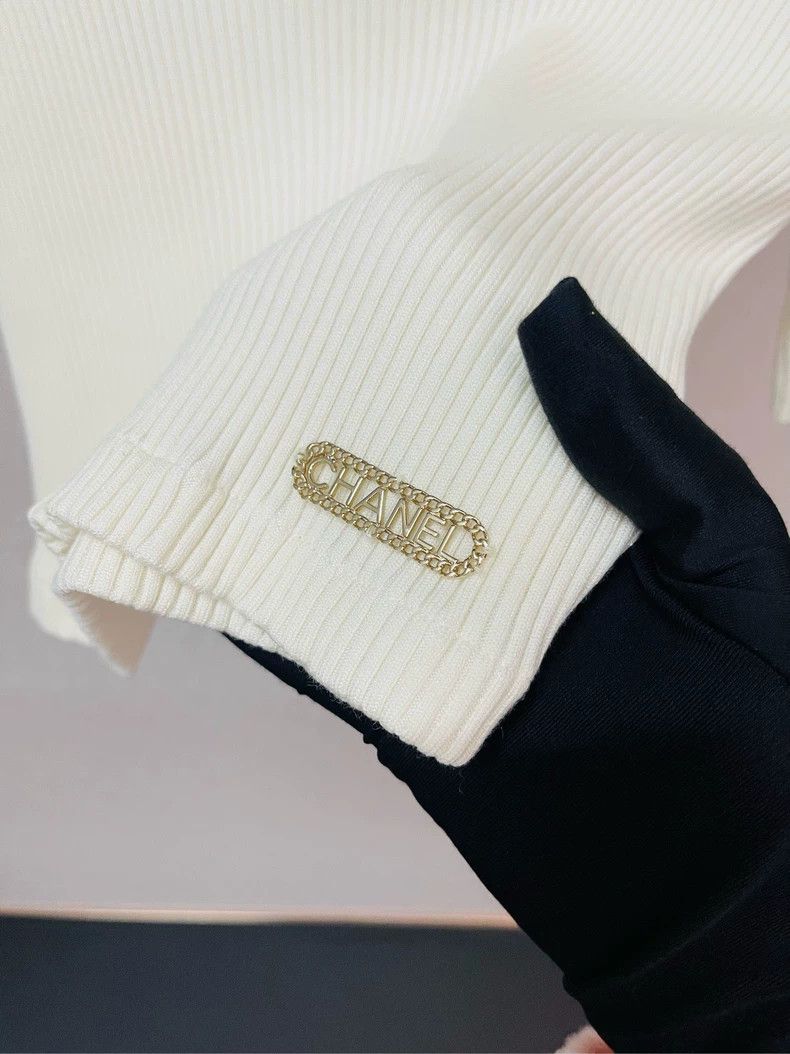Chanel Chanel Logo embroidered white short sleeves 2504-Nextarrow Size XXS / US 00 / IT 34 - 2 Thumbnail