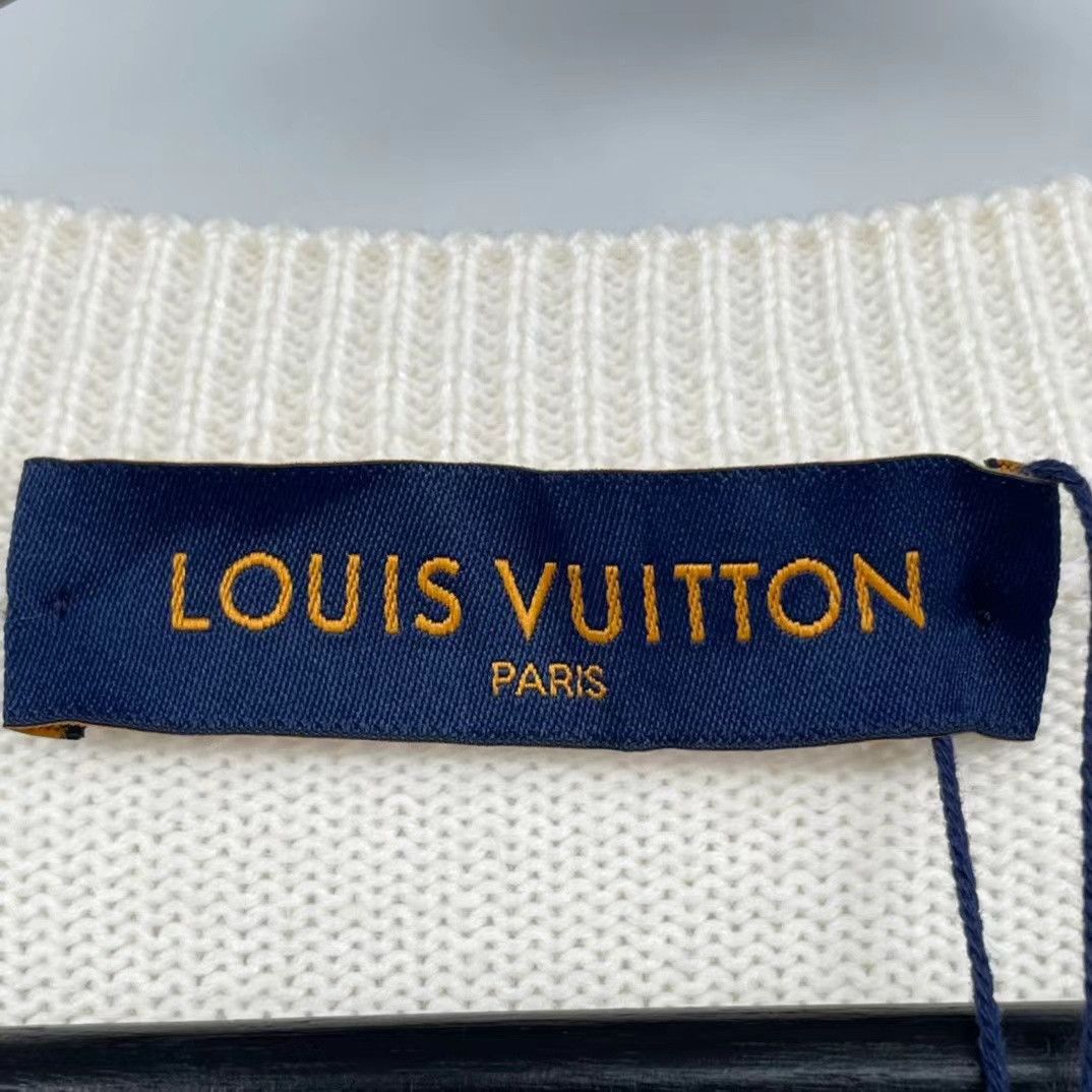 Louis Vuitton Louis Vuitton lv white clock logo sweater Nextarrow-2412 Size US XL / EU 56 / 4 - 3 Thumbnail