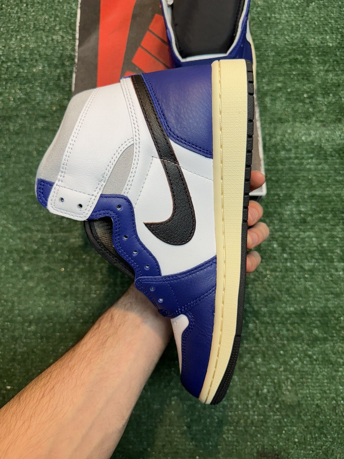Jordan Brand Jordan Retro 1 Rare Air Size 9 Size US 9 / EU 42 - 3 Thumbnail