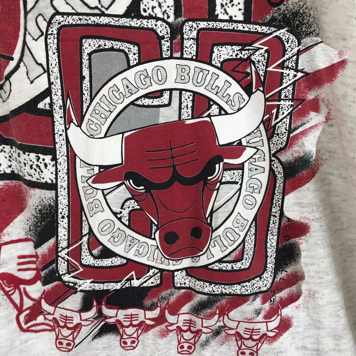 NBA Vtg 90’ CHICAGO BULLS NBA Michael Jordan Era Tee Shirt Size US L / EU 52-54 / 3 - 4 Thumbnail