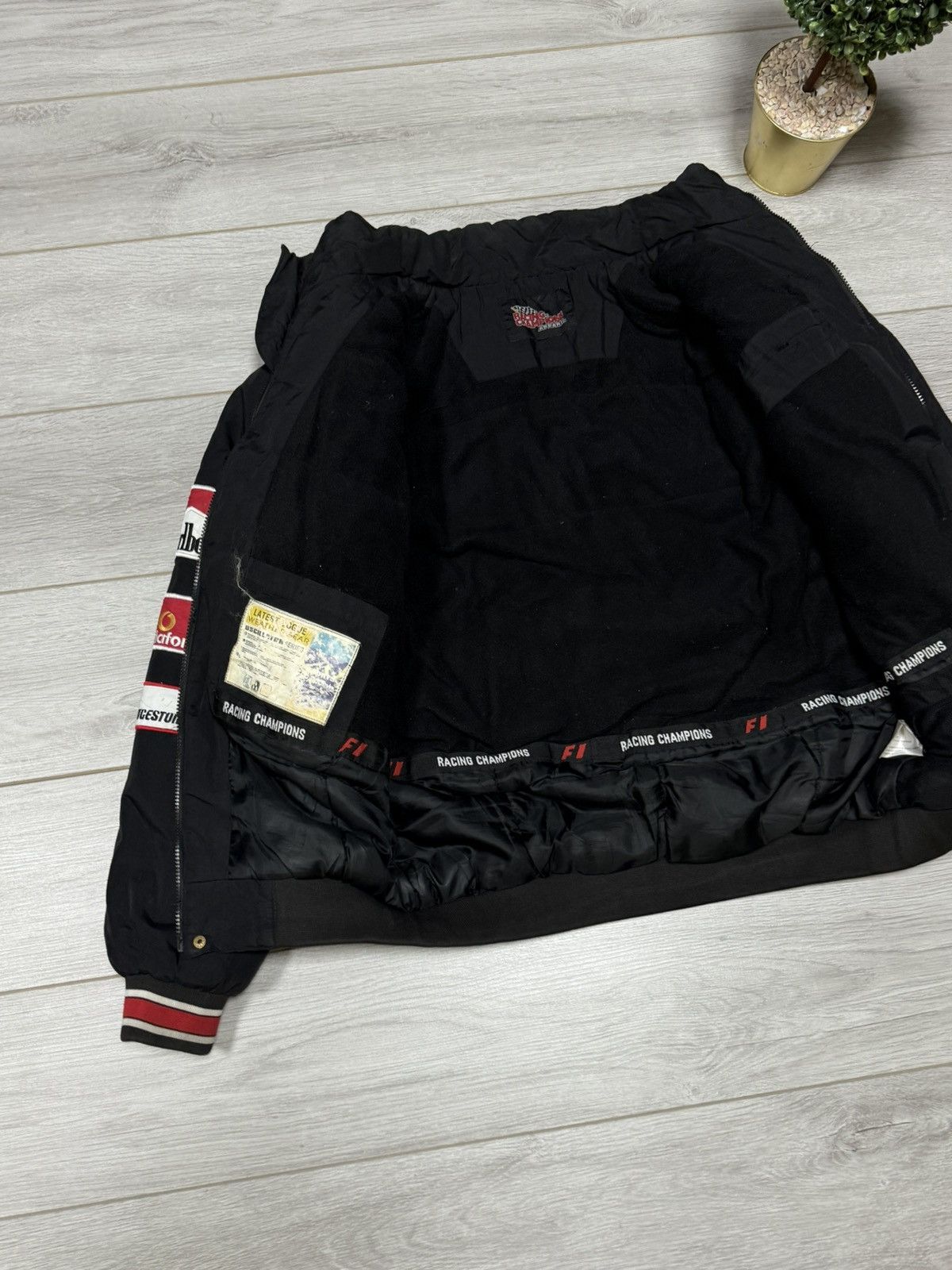 Marlboro Ferrari Marlboro Chase shell Vodafone vintage racing bomber Size US L / EU 52-54 / 3 - 6 Thumbnail