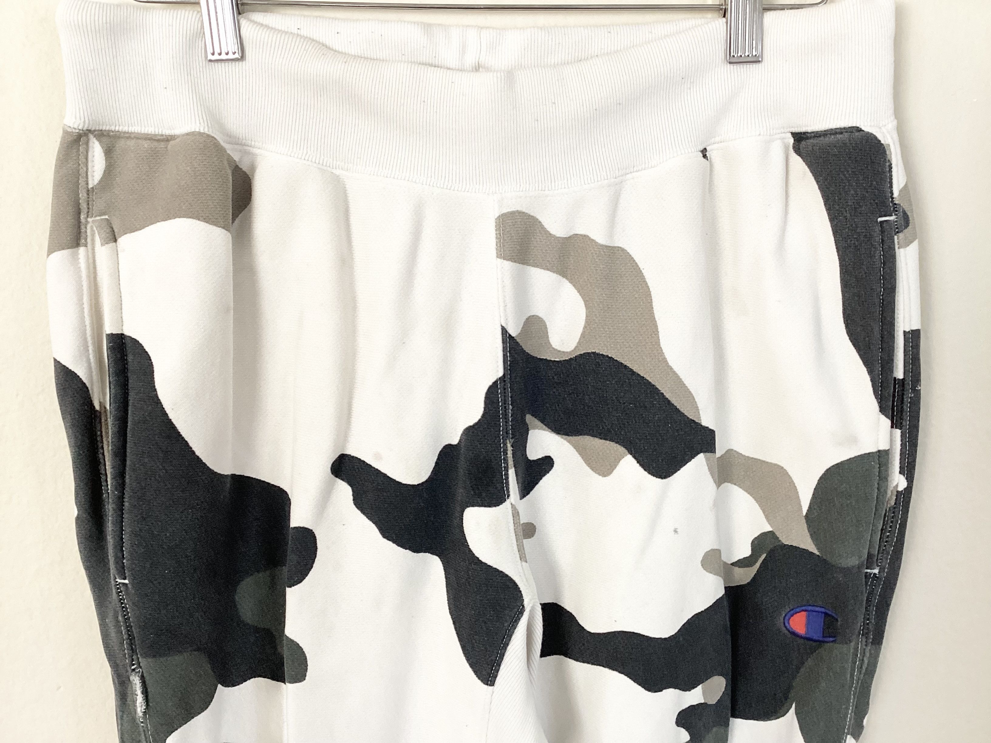 Champion (M) Champion Snow camo Sweatpants Vintage Tag Size US 32 / EU 48 - 2 Thumbnail