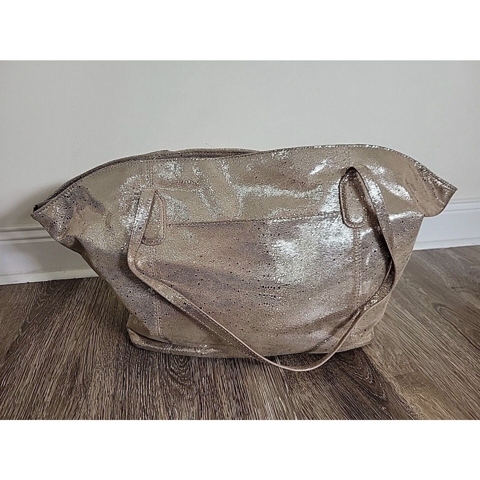 image of Vintage Hobo International Original Gold Metallic Faux Snake Leather Shoulder Bag Purse in White, W