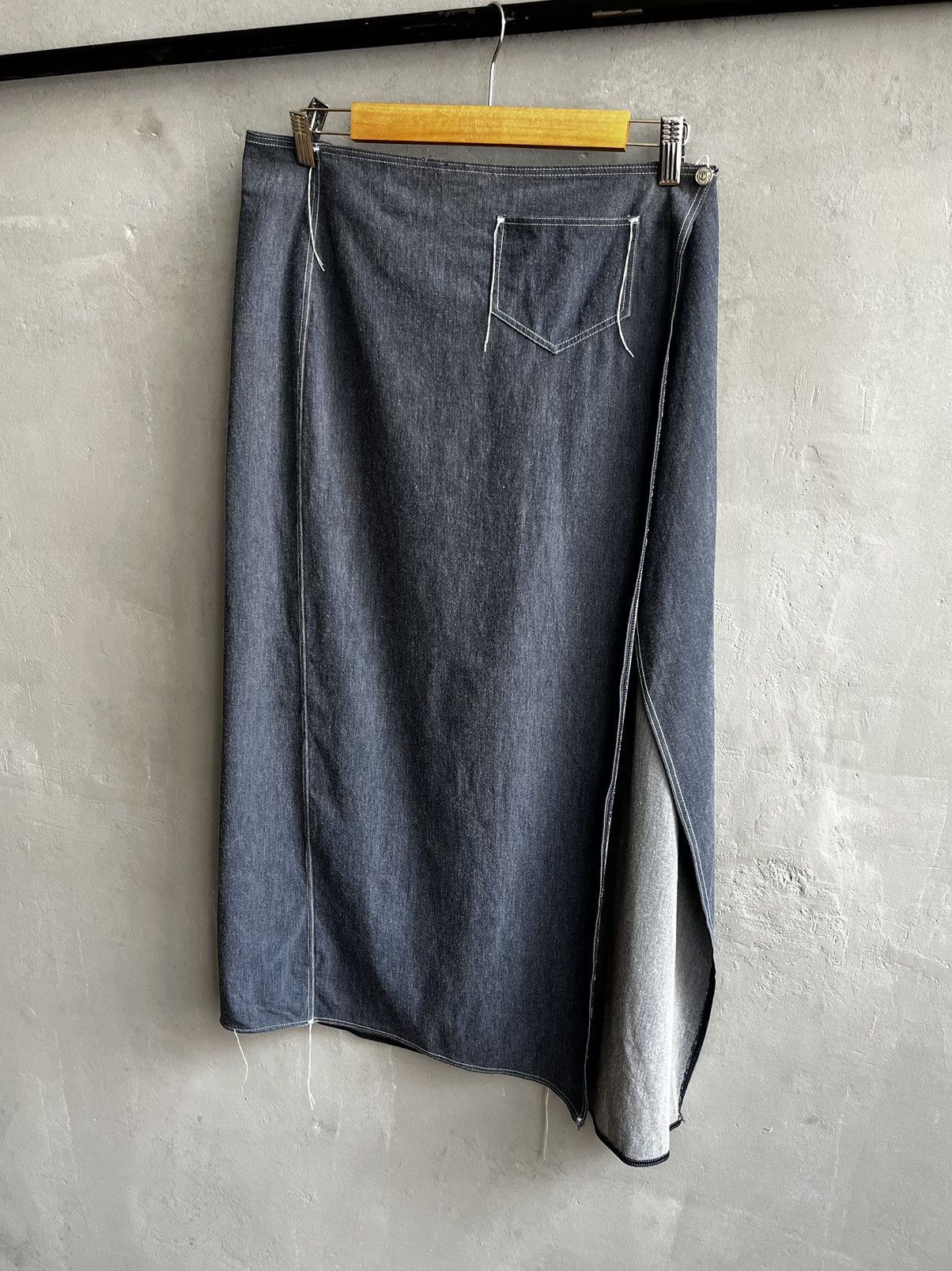 Designer × Gianfranco Ferre GIANFRANCO FERRE skirts Size 30" / US 8 / IT 44 - 5 Thumbnail