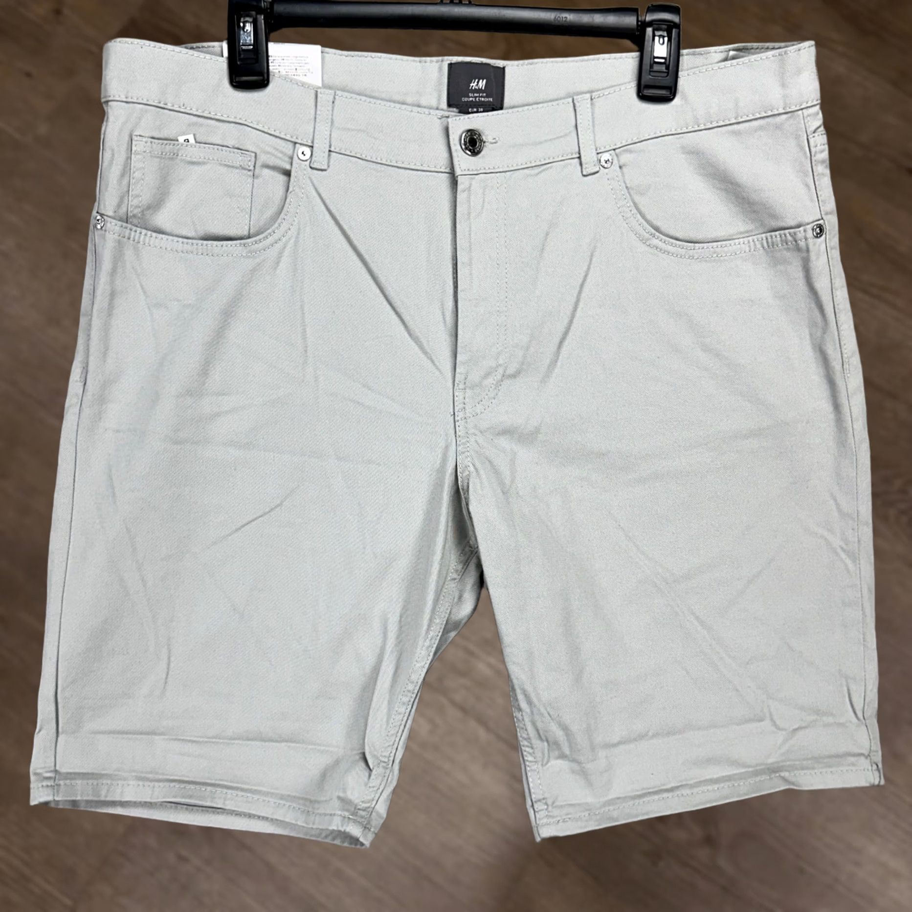 H&M H&M Men Khaki Shorts 38 Light Gray Flat Front Pocket Stretch Casual Slim Fit NEW Size US 38 / EU 54 - 1 Thumbnail